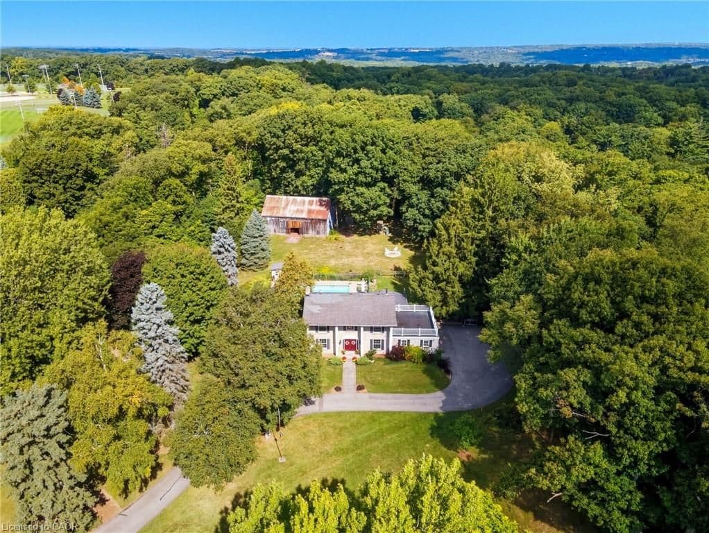 345 Jerseyville Road W, Hamilton, ON L9G 5C3