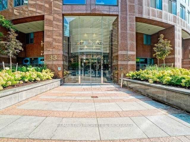 33 University Avenue 604, Toronto C01, ON M5J 2S7