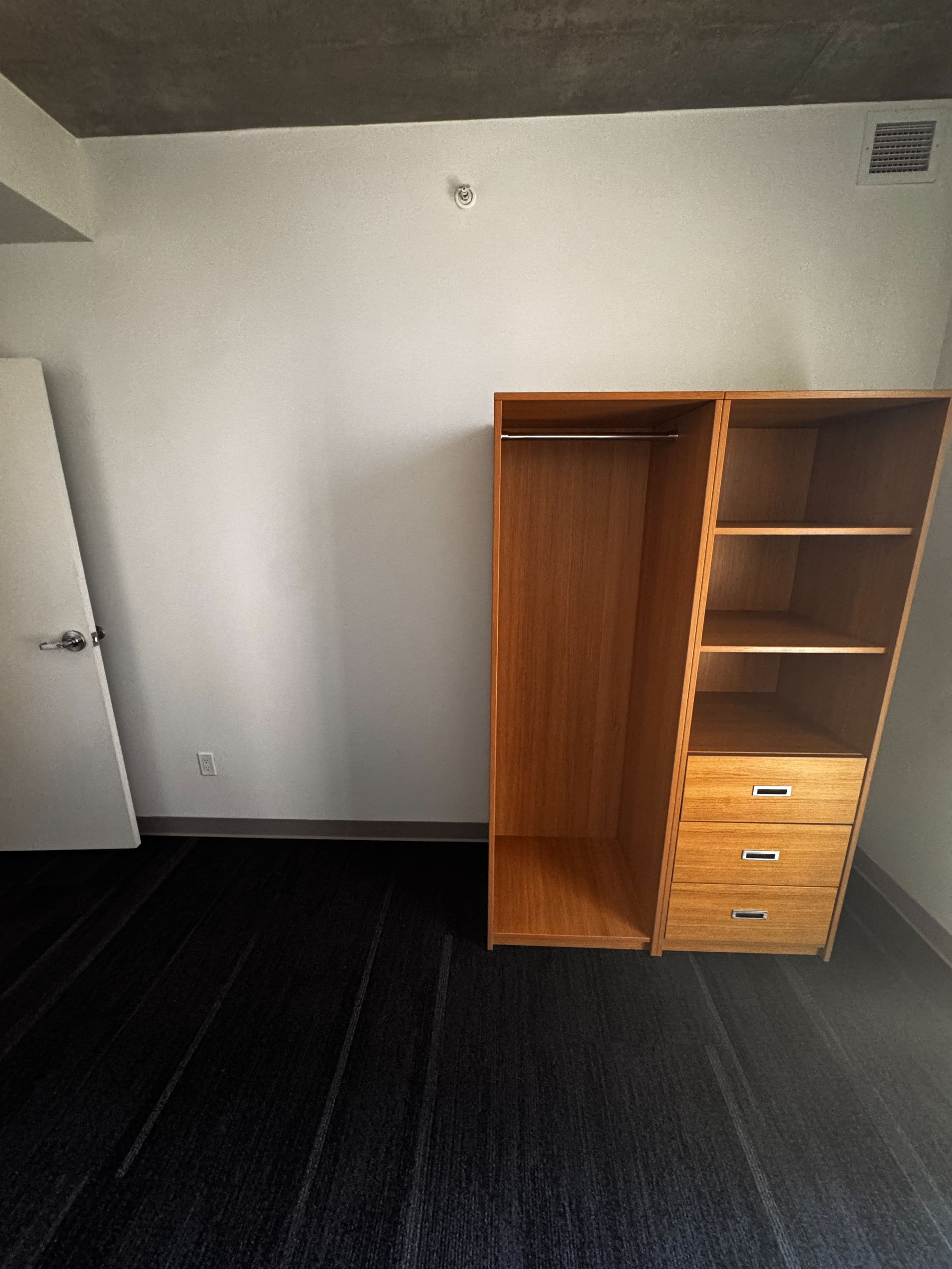 253 College Street, Toronto C01, ON M5T 1R5