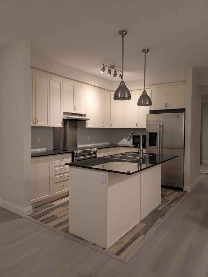 2220 Queensway Drive 11, Burlington, ON L7R 3T1