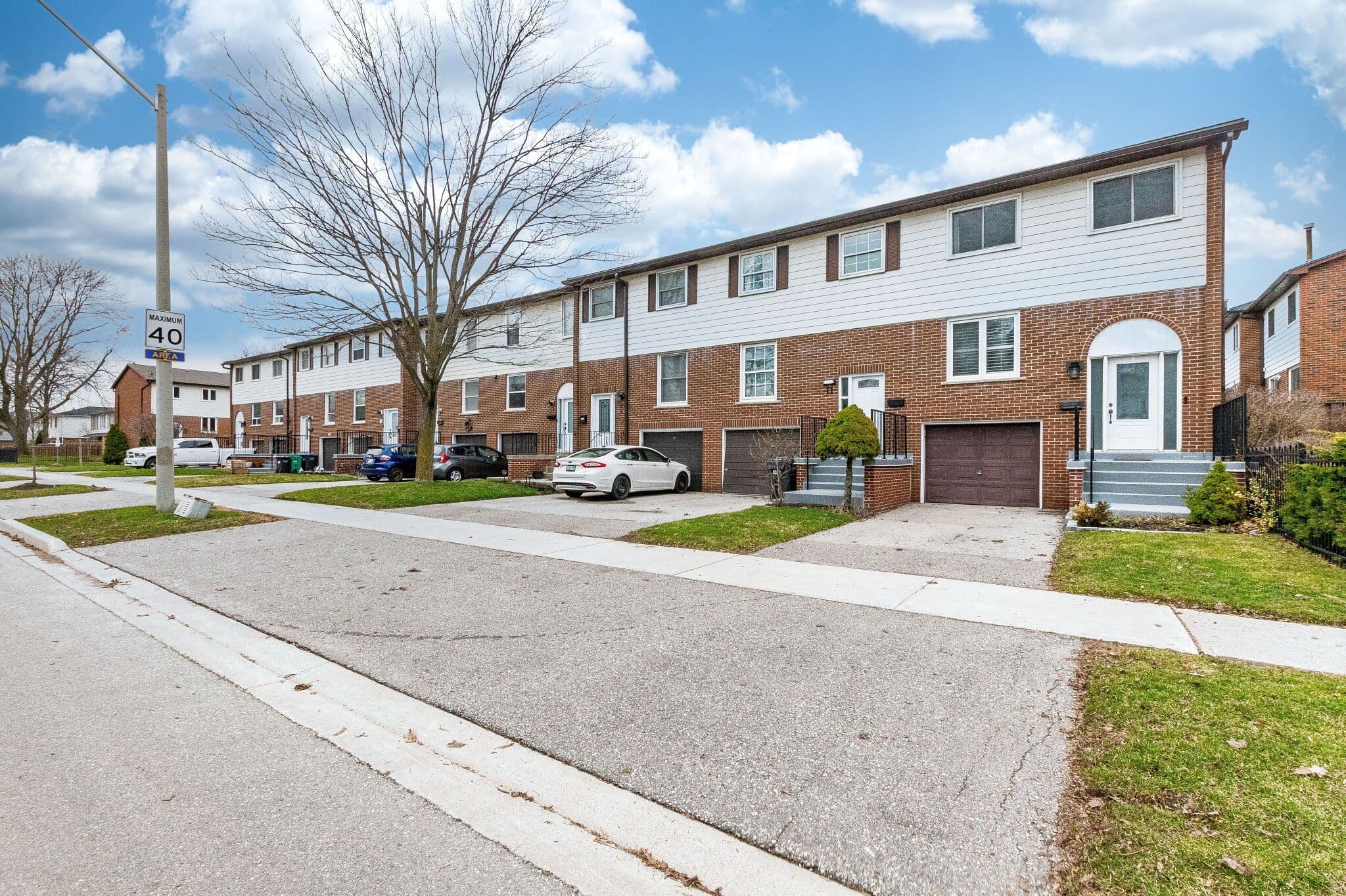 2445 Homelands Drive 10, Mississauga, ON L5K 2C6