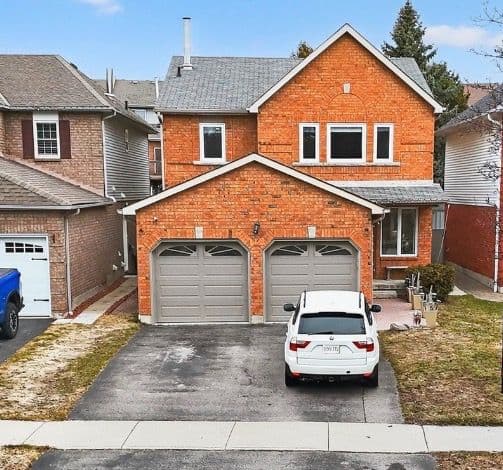 118 Bassett Boulevard, Whitby, ON L1N 8X5