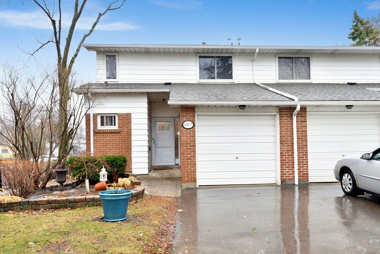 457 Woodview Rd. Road Unit 7, Burlington, ON L7N 2Z9