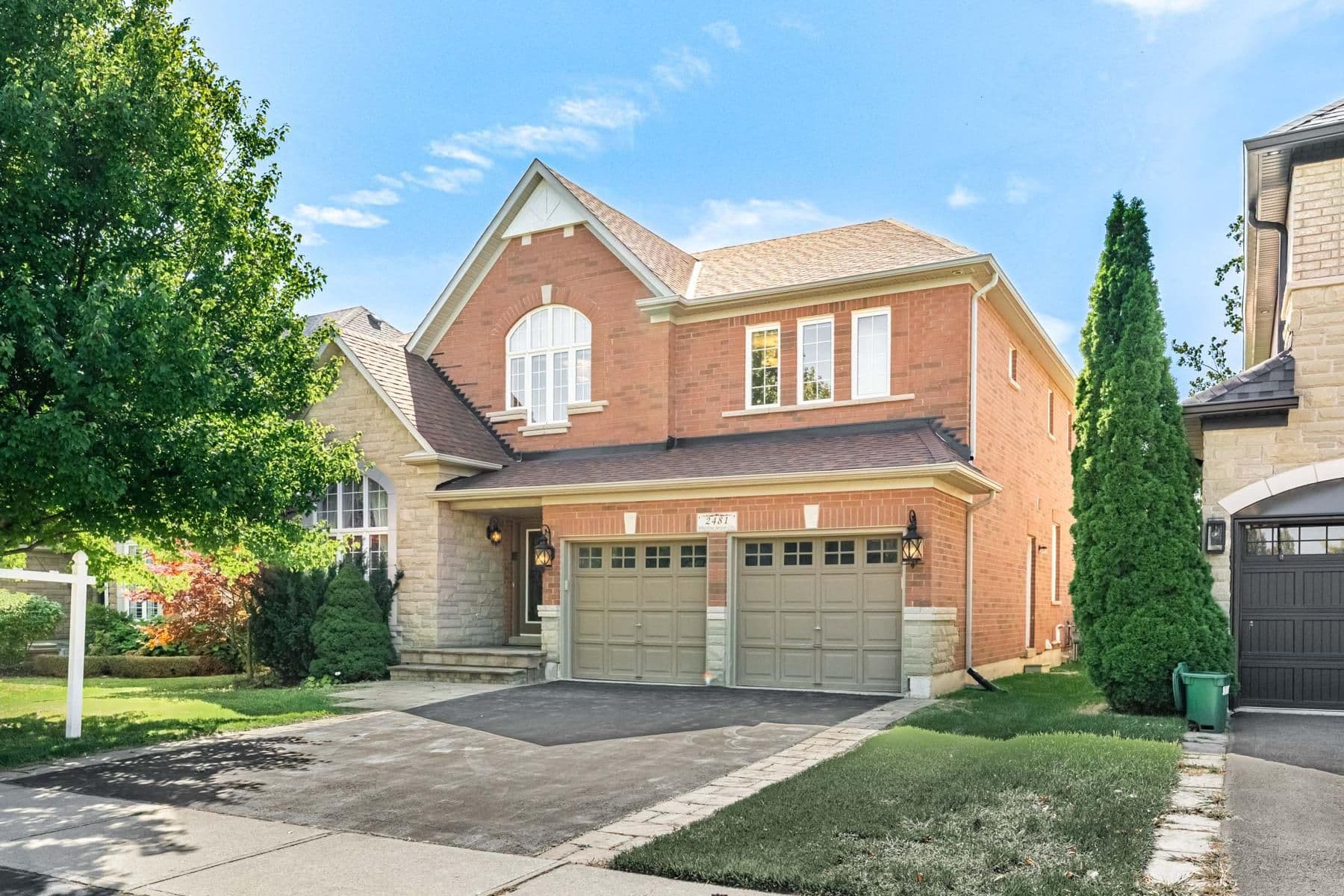 2481 Whistling Springs Crescent, Oakville, ON L6M 5G3