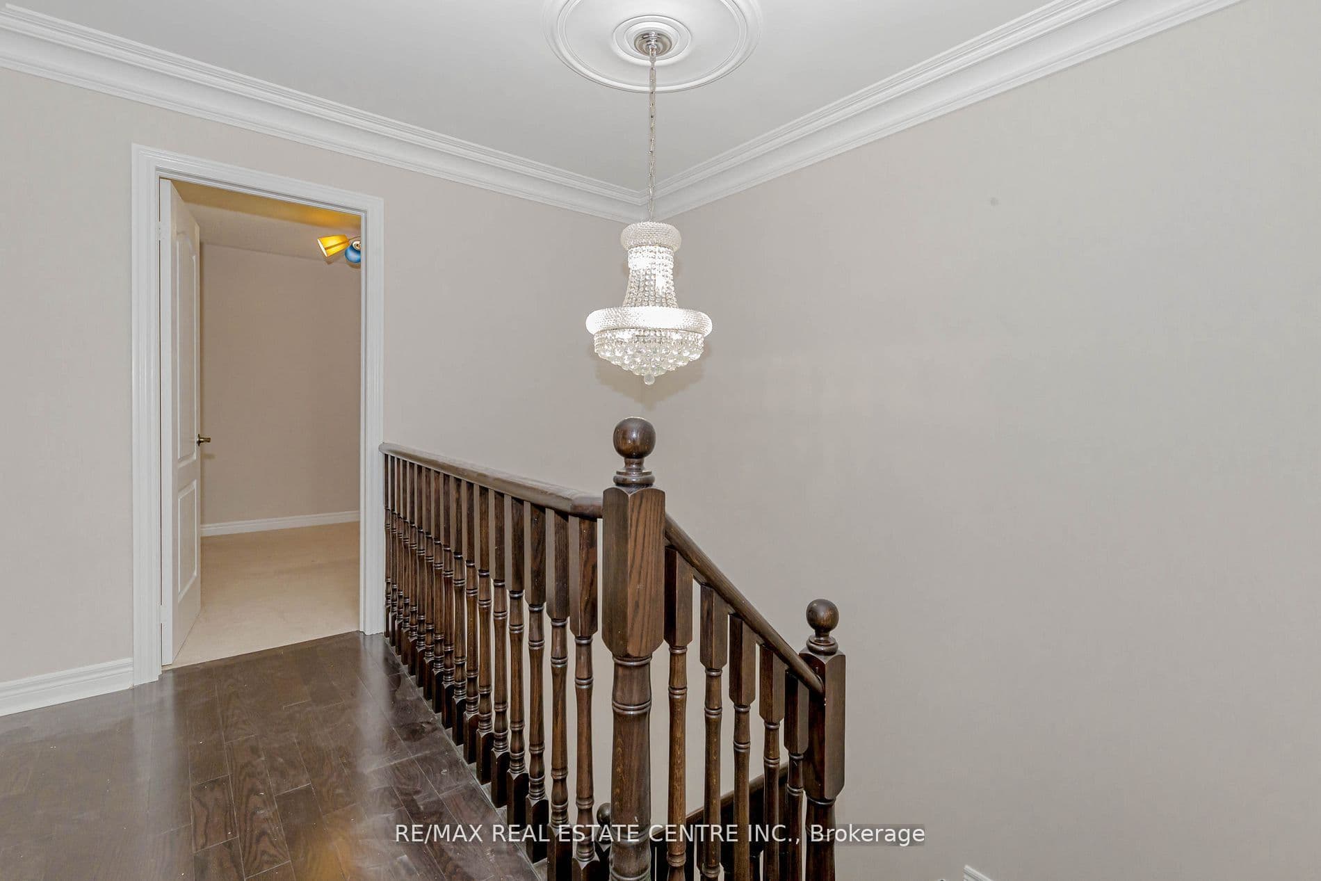 20 Gower Crescent (Upper), Brampton, ON L6R 0Y1