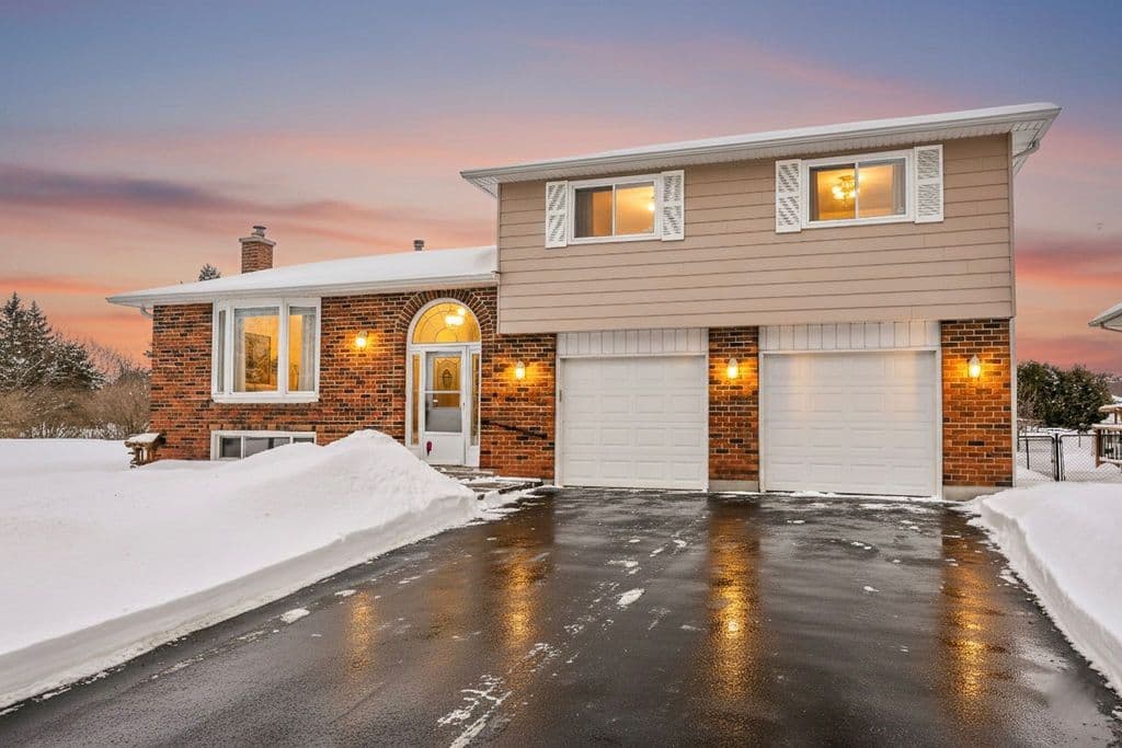 169 Oriole Drive, East Gwillimbury, ON L9N 1G9