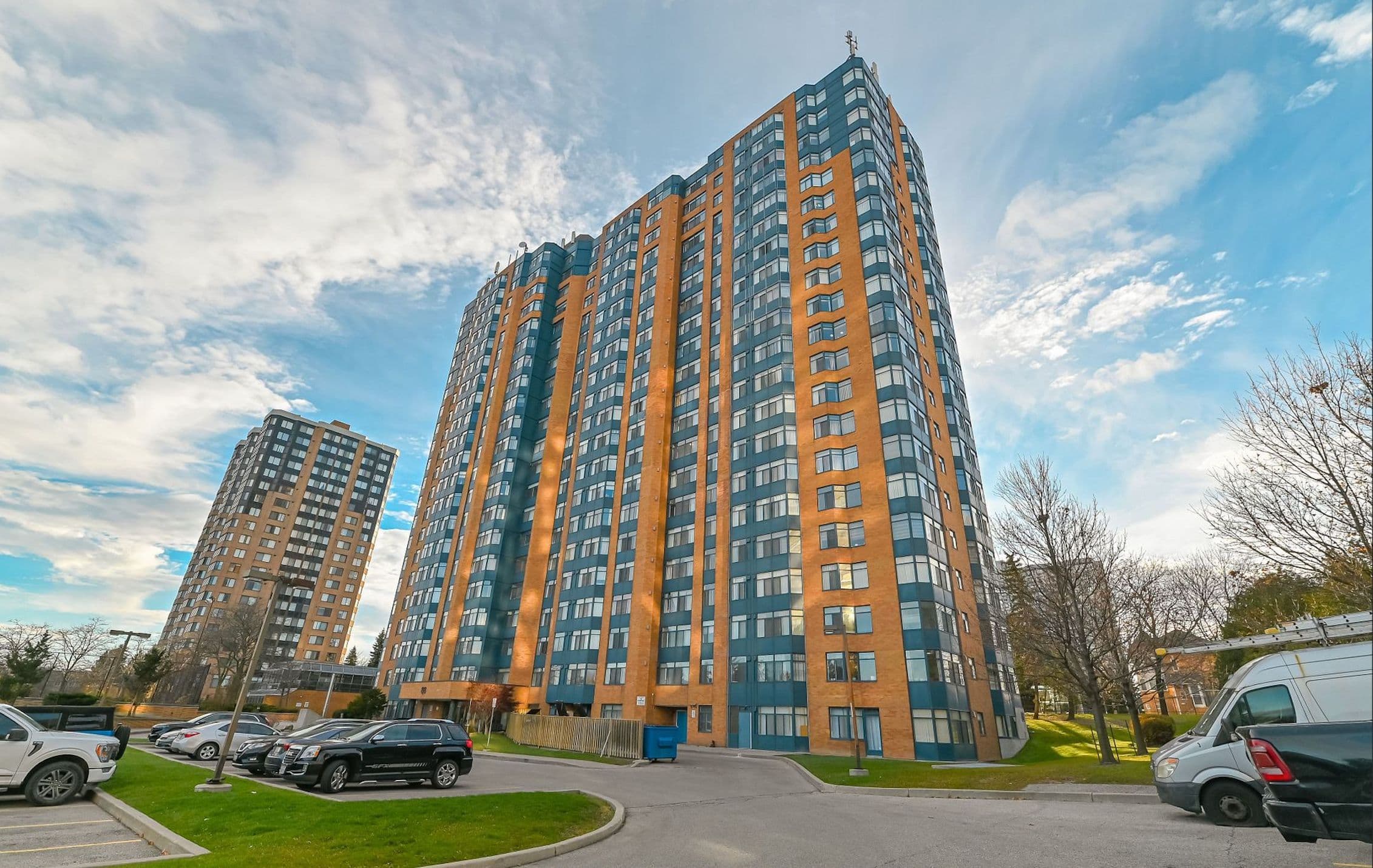 88 N Alton Towers Circle 1406, Toronto E07, ON M1V 5C5