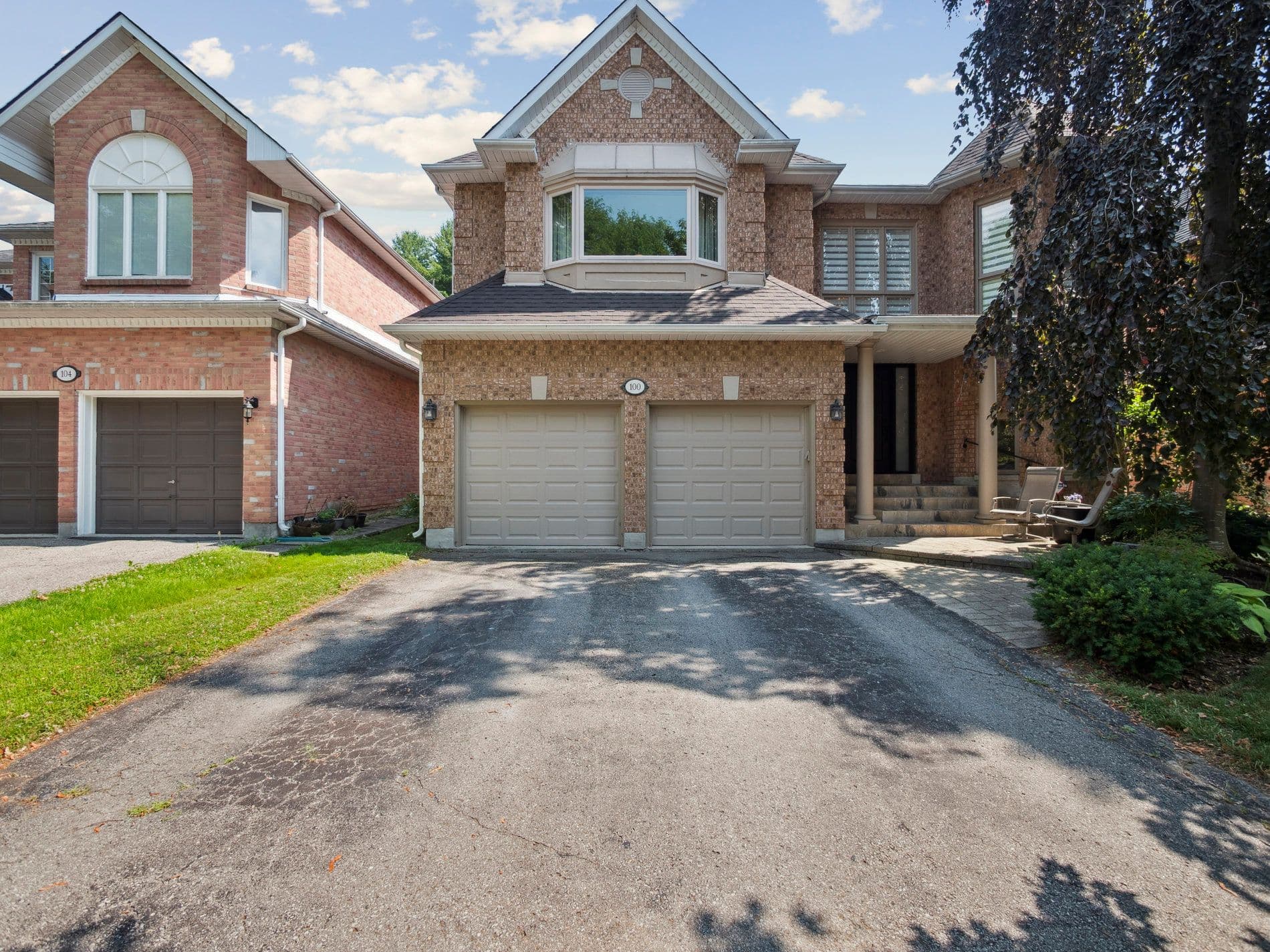 100 Carlyle Crescent, Aurora, ON L4G 6P7