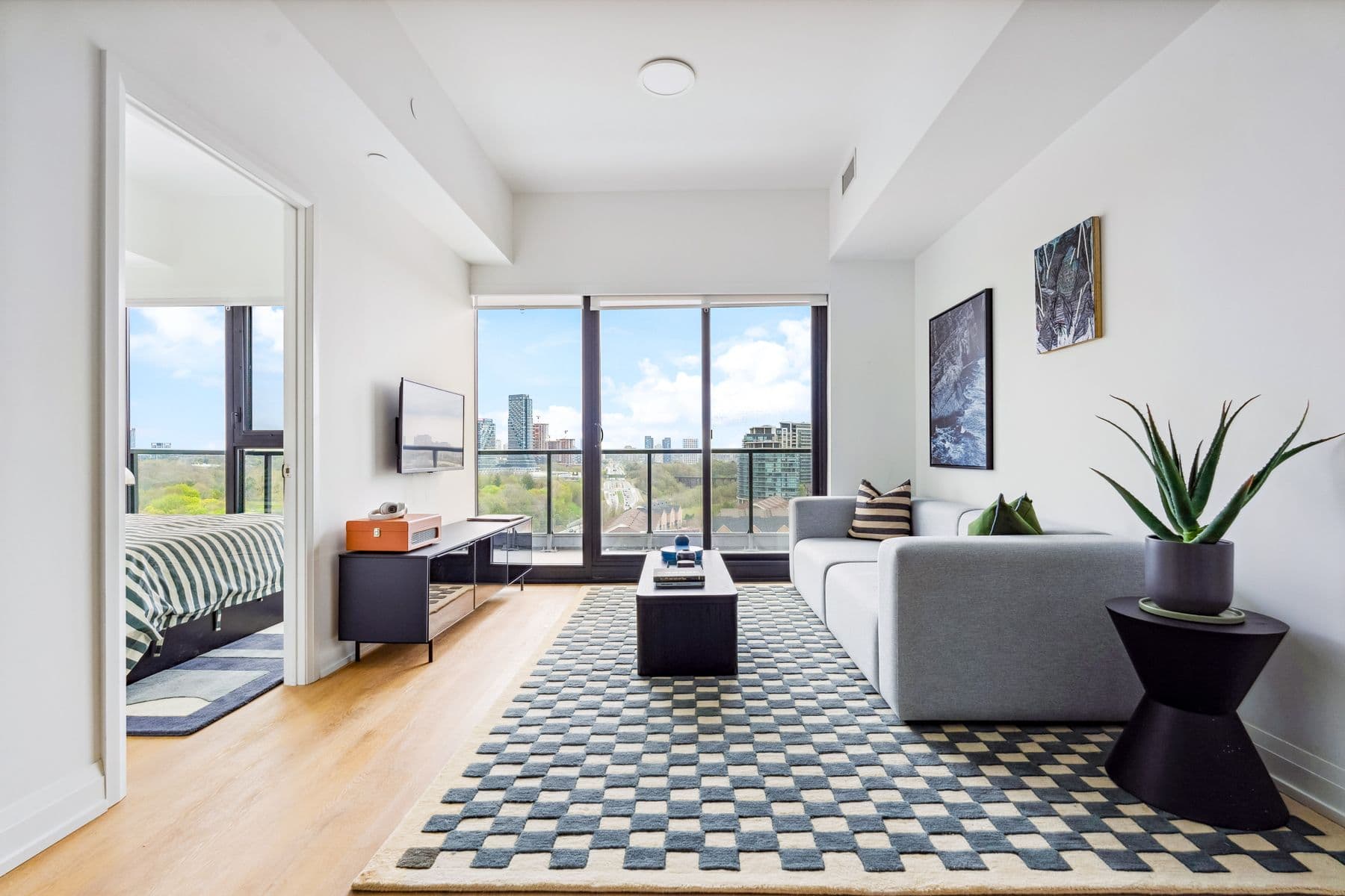 36 Brentcliffe Road 1208, Toronto C11, ON M4G 0E1