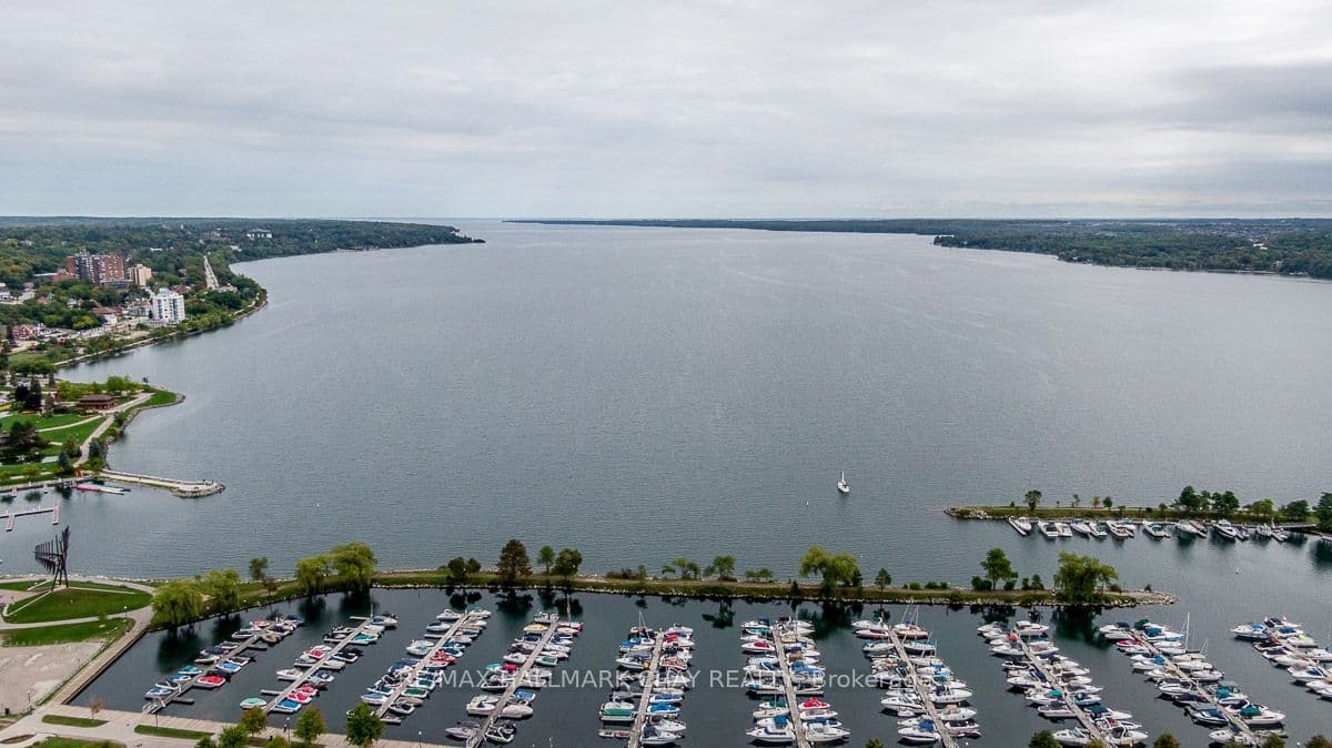 6 Toronto Street 604, Barrie, ON L4N 9R2