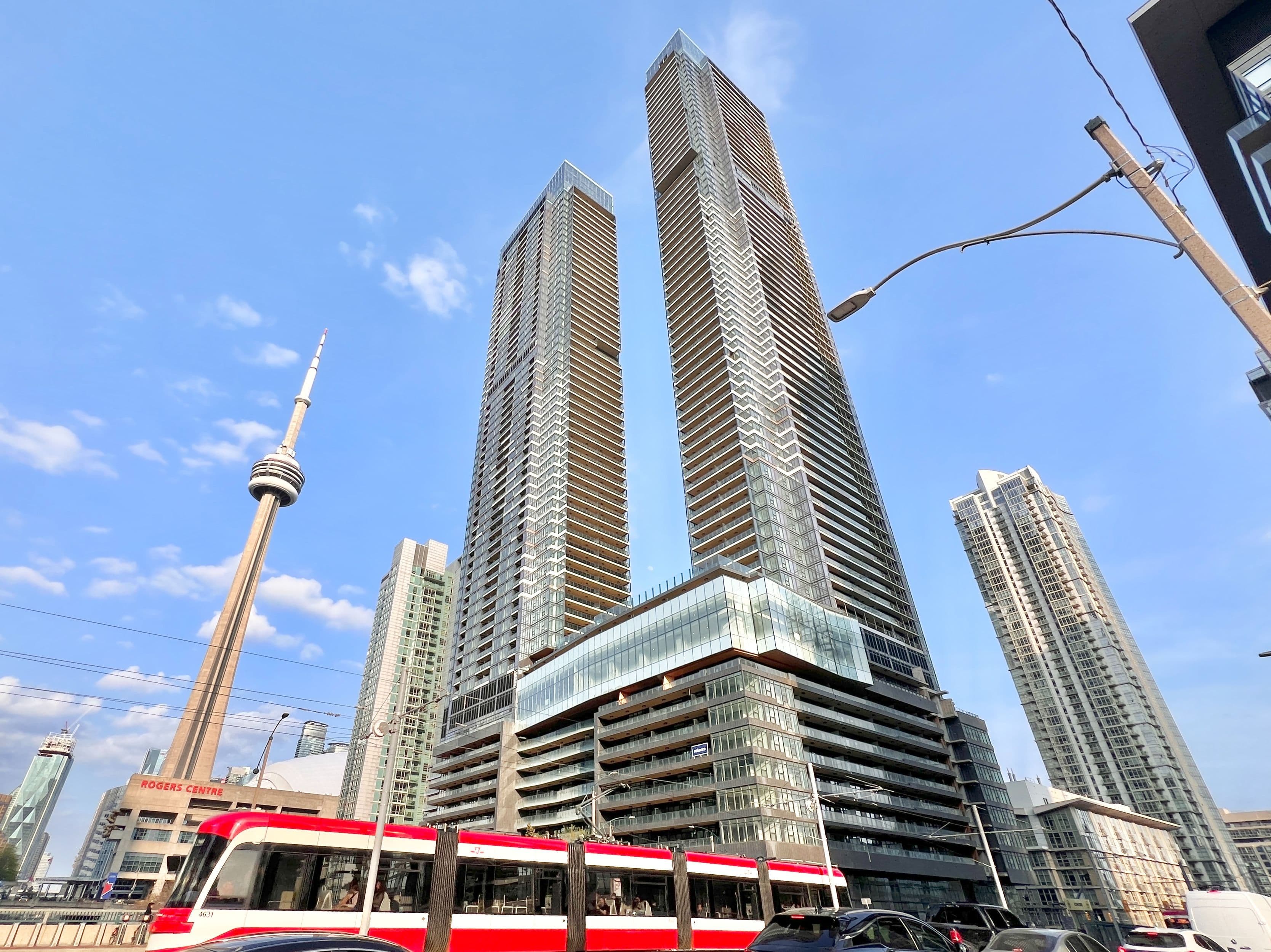 1 Concord Cityplace Way 4501, Toronto C01, ON M5V 0X3