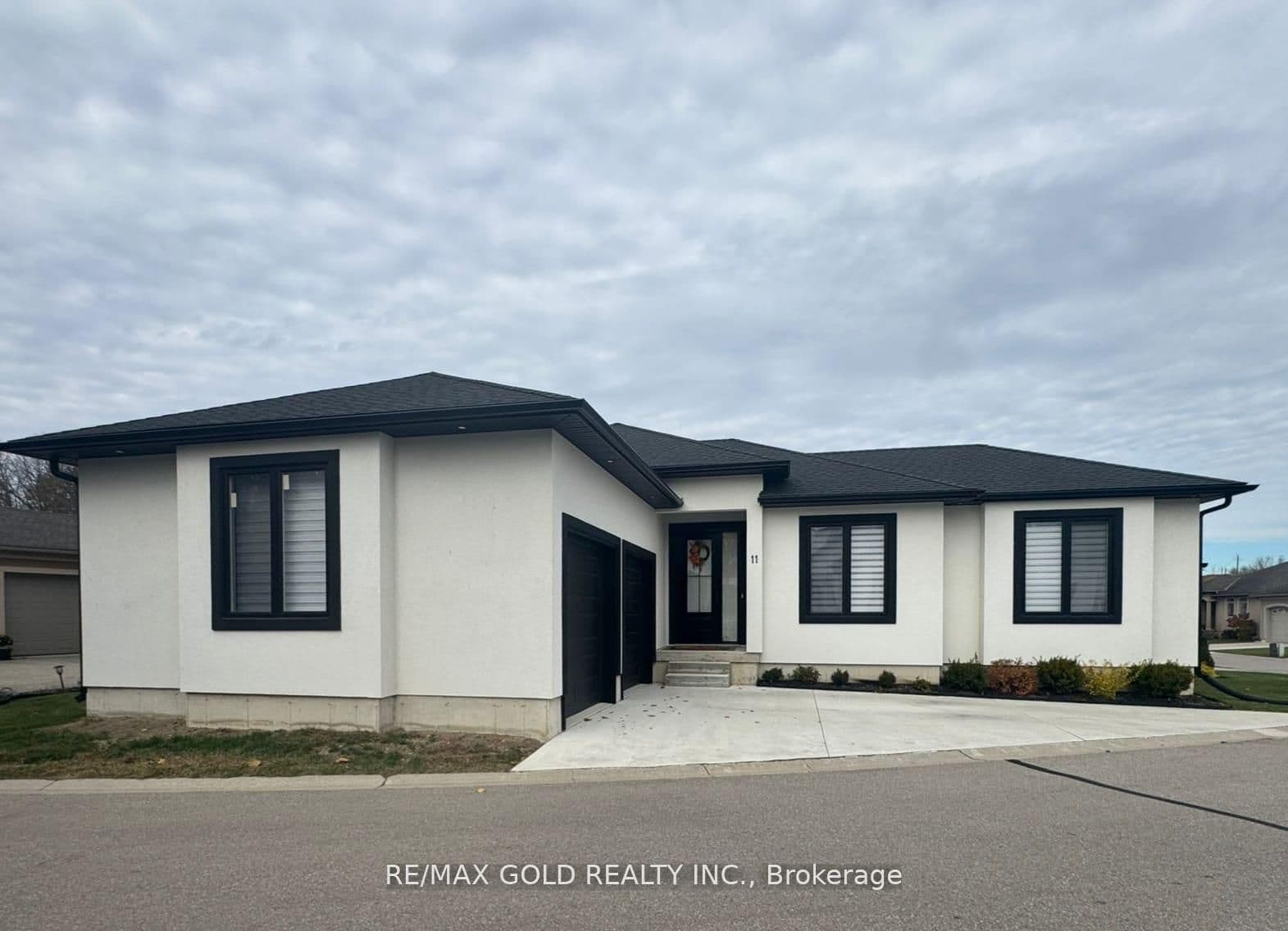 5 John Pound Road 11, Tillsonburg, ON N4G 5X3