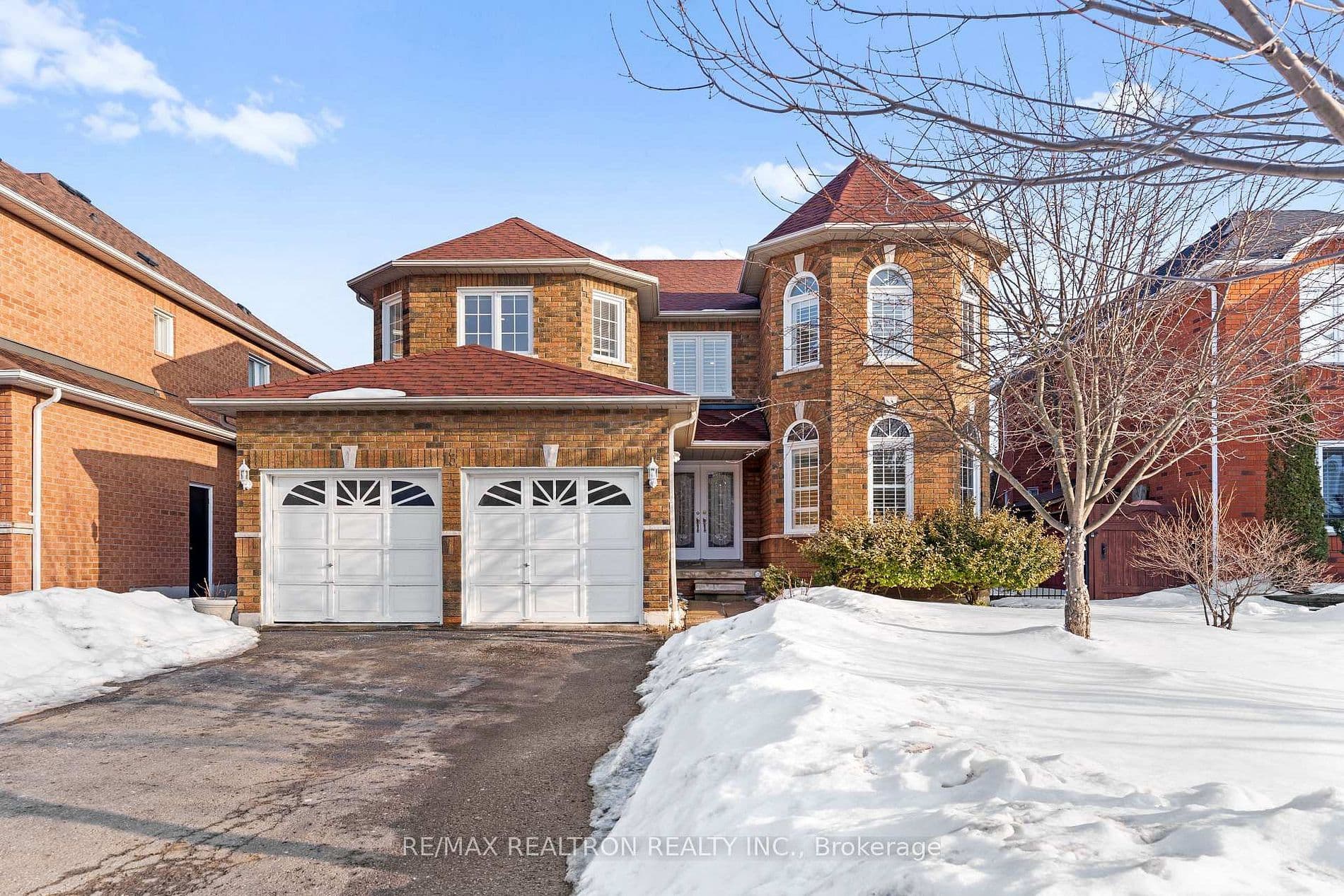 13 Freeston Crescent, Ajax, ON L1T 3Z9