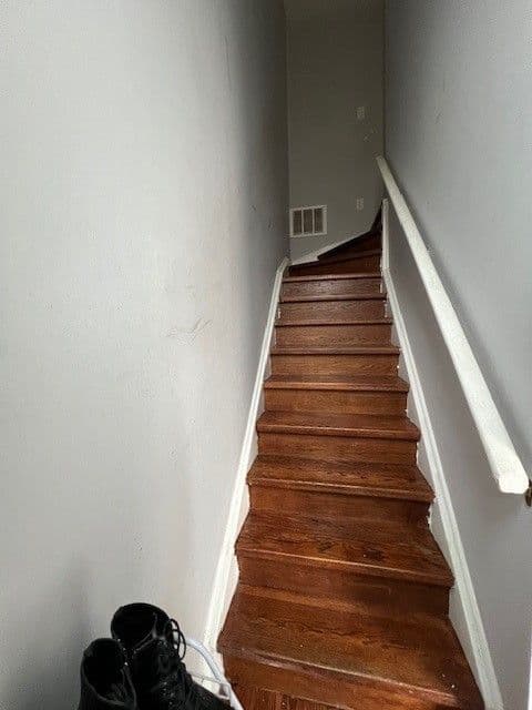 28 Rexdale Boulevard 16, Toronto W10, ON M9W 5Z2