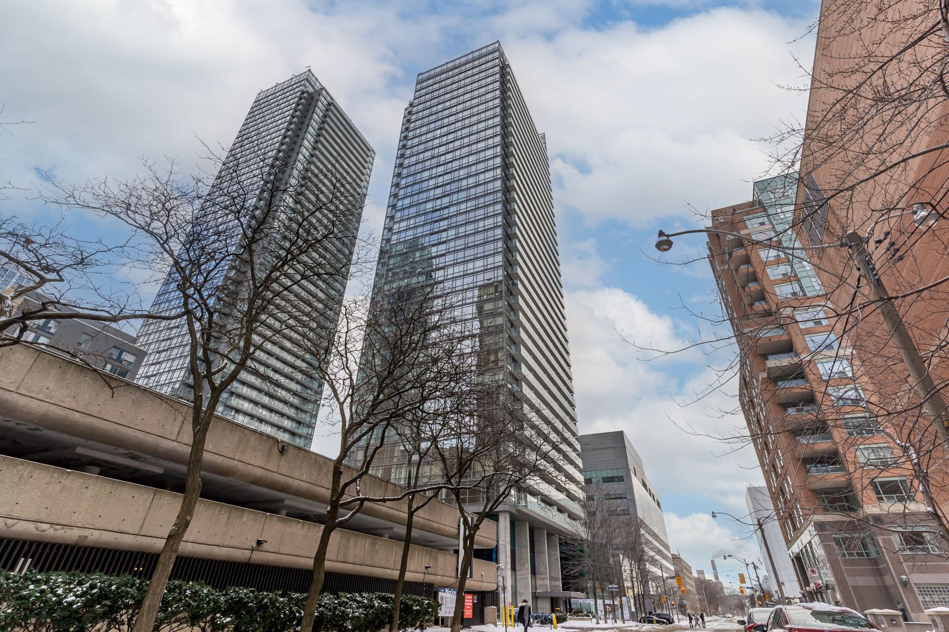 37 Grosvenor Street 2806, Toronto C01, ON M4Y 3G5