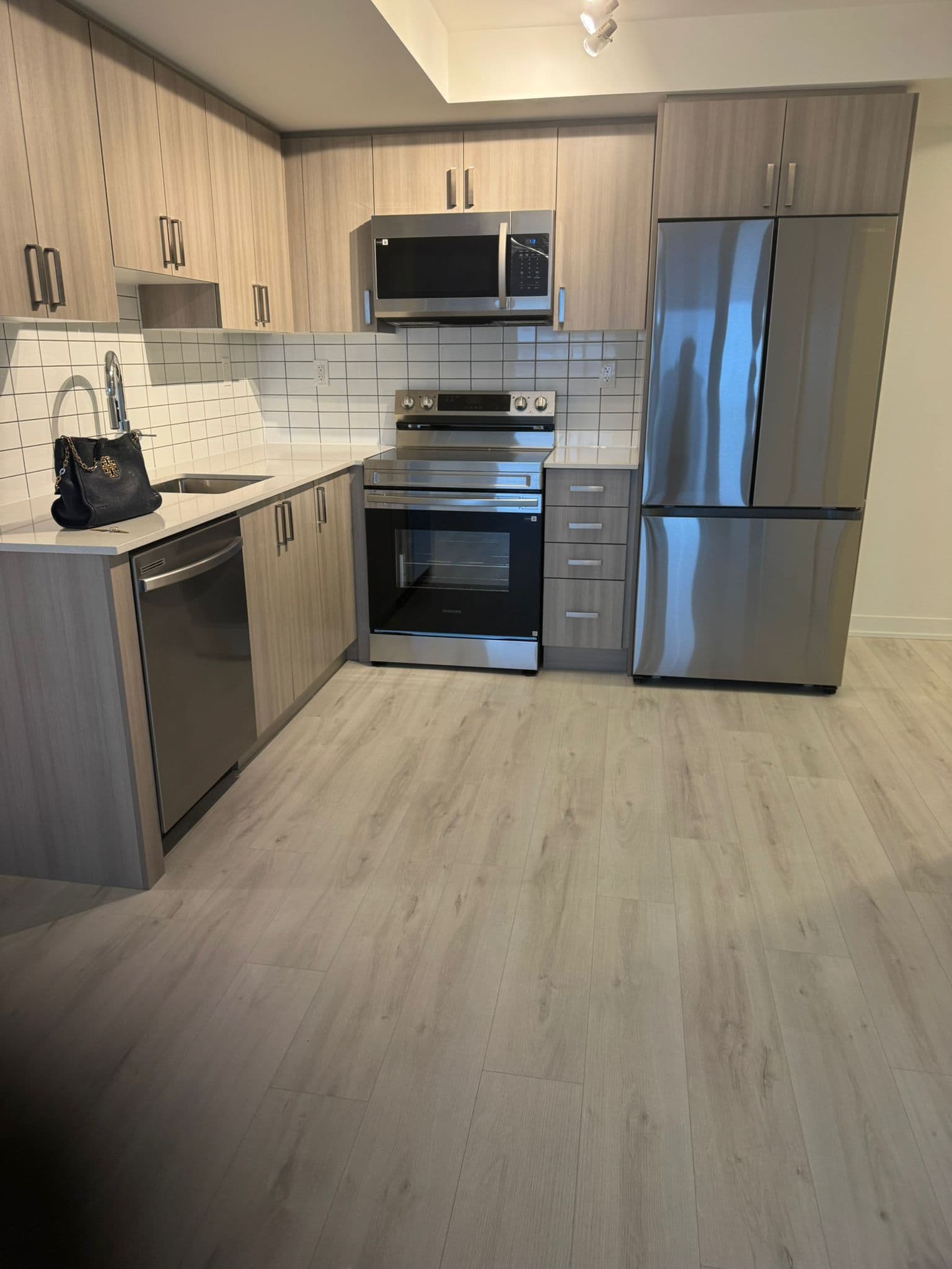 1010 Sandy Beach Road 411, Pickering, ON L1W 3V9