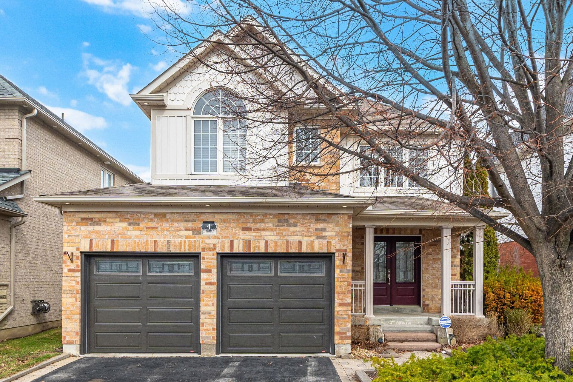 4 Fawcett Avenue, Whitby, ON L1R 3A1