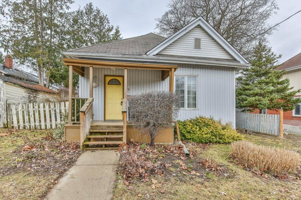 11 MACKAY Avenue, London South, ON N6J 2T5