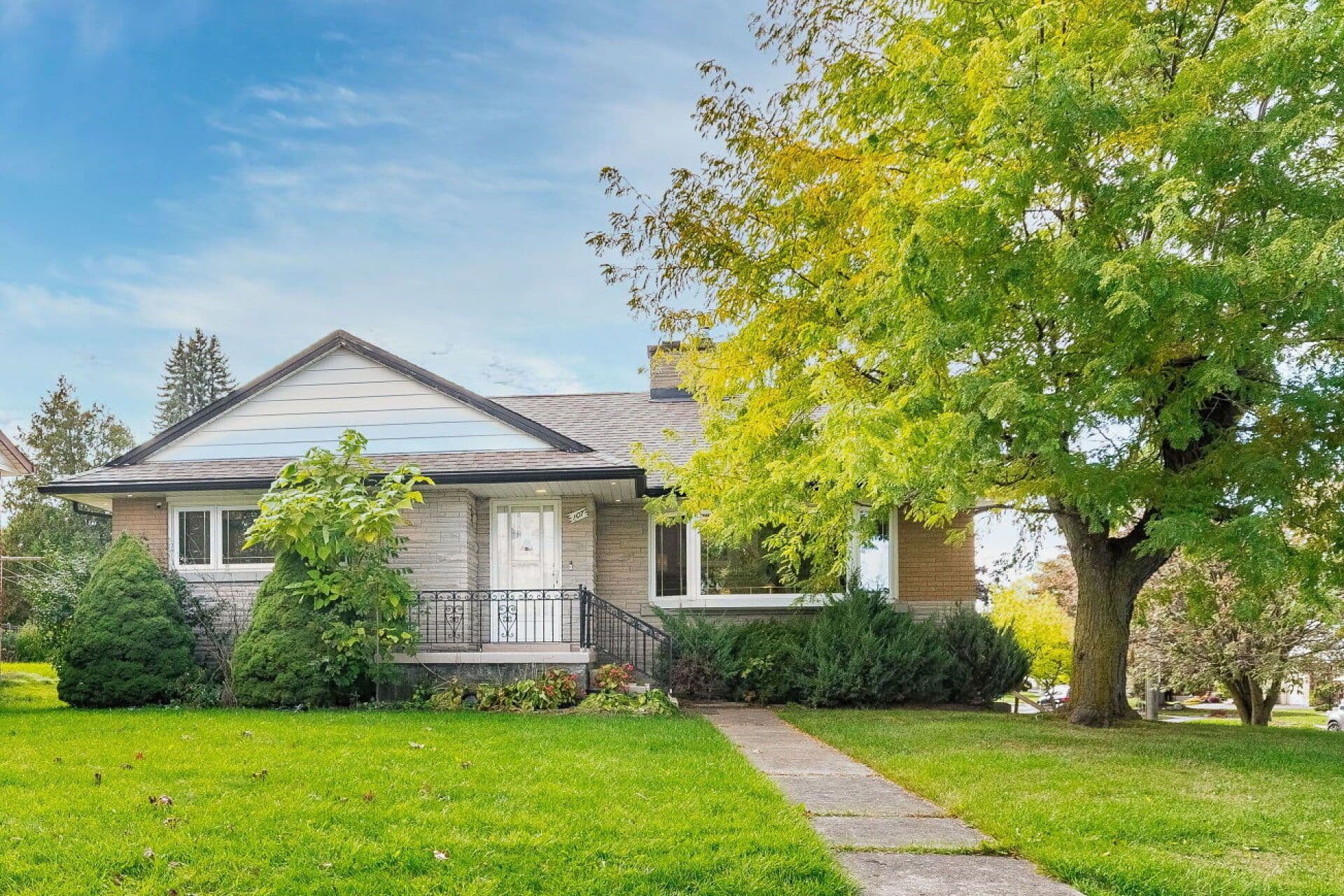 107 Weber Street S, Waterloo, ON N2J 2A4