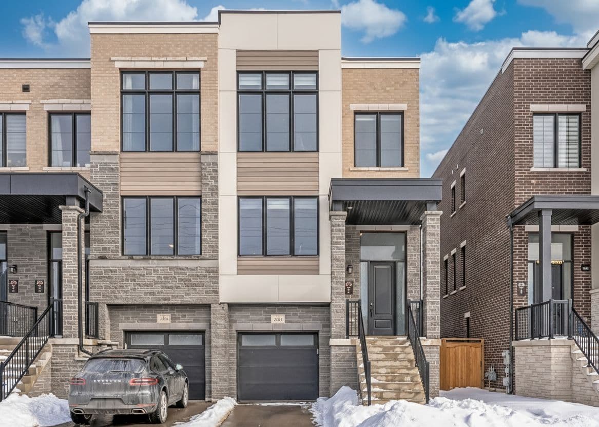 1492 Yellow Rose Circle, Oakville, ON L6M 4G3