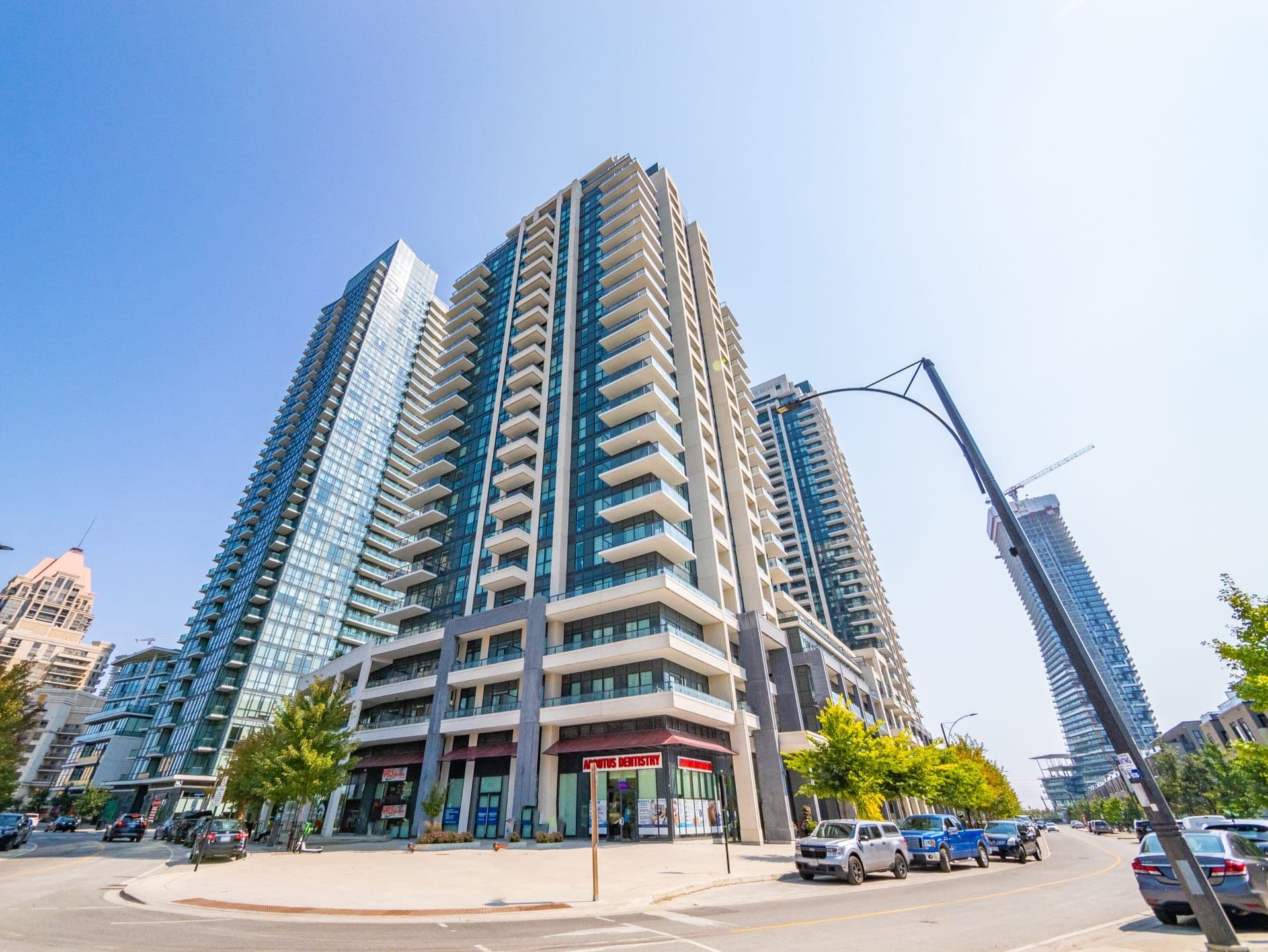 4085 Parkside Village Drive 1803, Mississauga, ON L5B 0K9