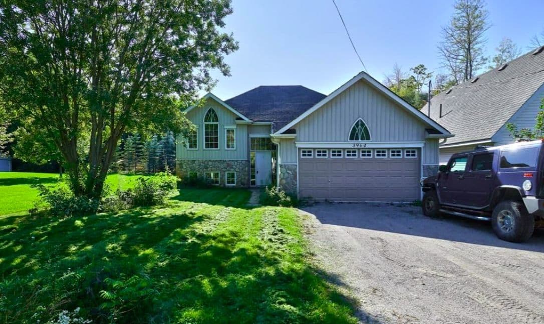 3964 Alcina Avenue, Innisfil, ON L9S 2M1