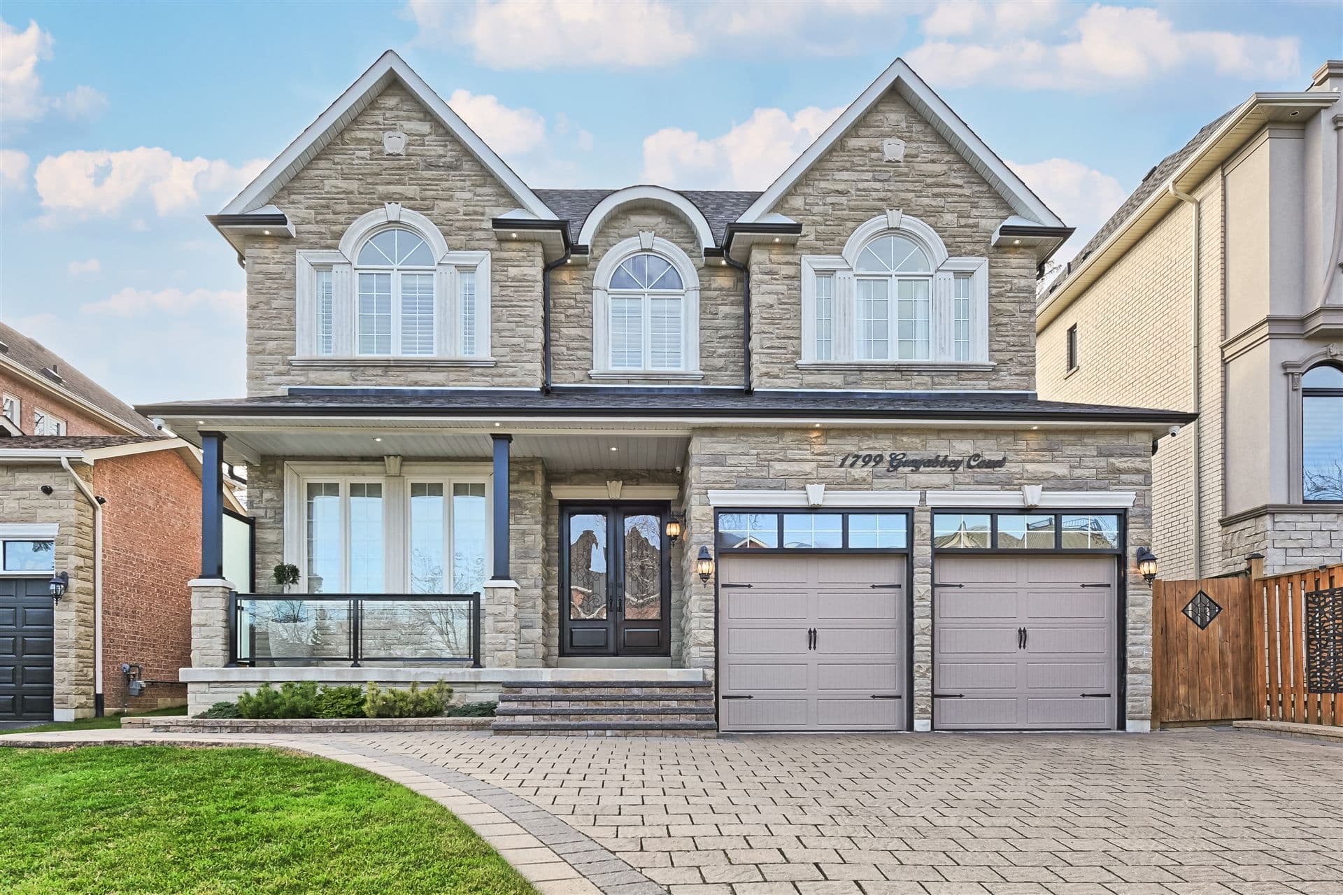 1799 Grayabbey Court, Pickering, ON L1V 7G2