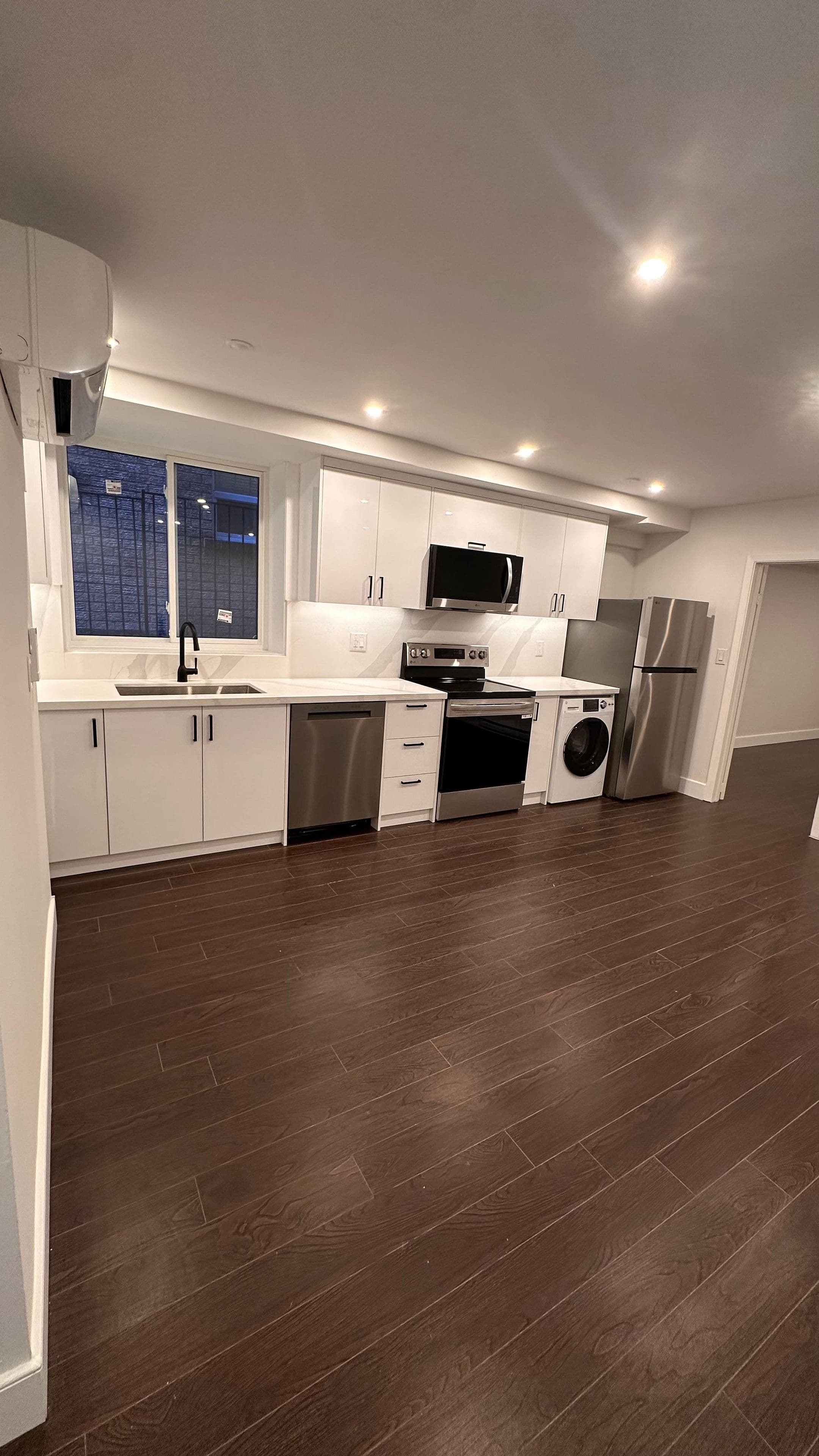 1359 Davenport Road, Toronto W02, ON M6H 2H5