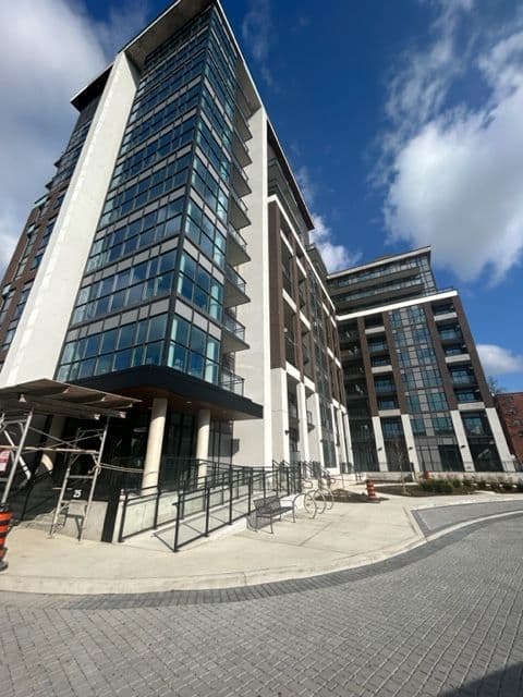 25 Neighbourhood Lane 207, Toronto W07, ON M8Y 0C4