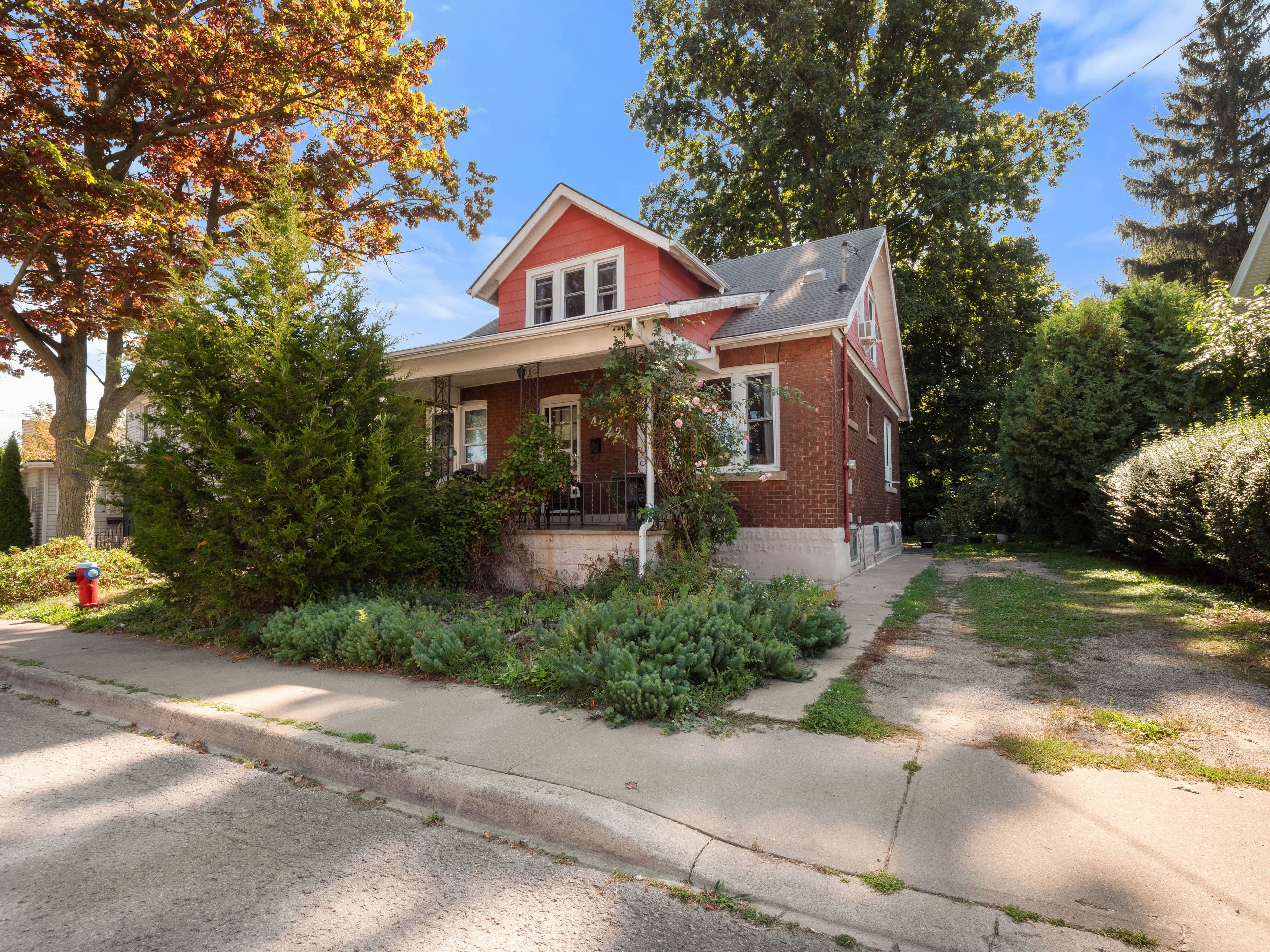 4722 Ryerson Crescent, Niagara Falls, ON L2E 1E5