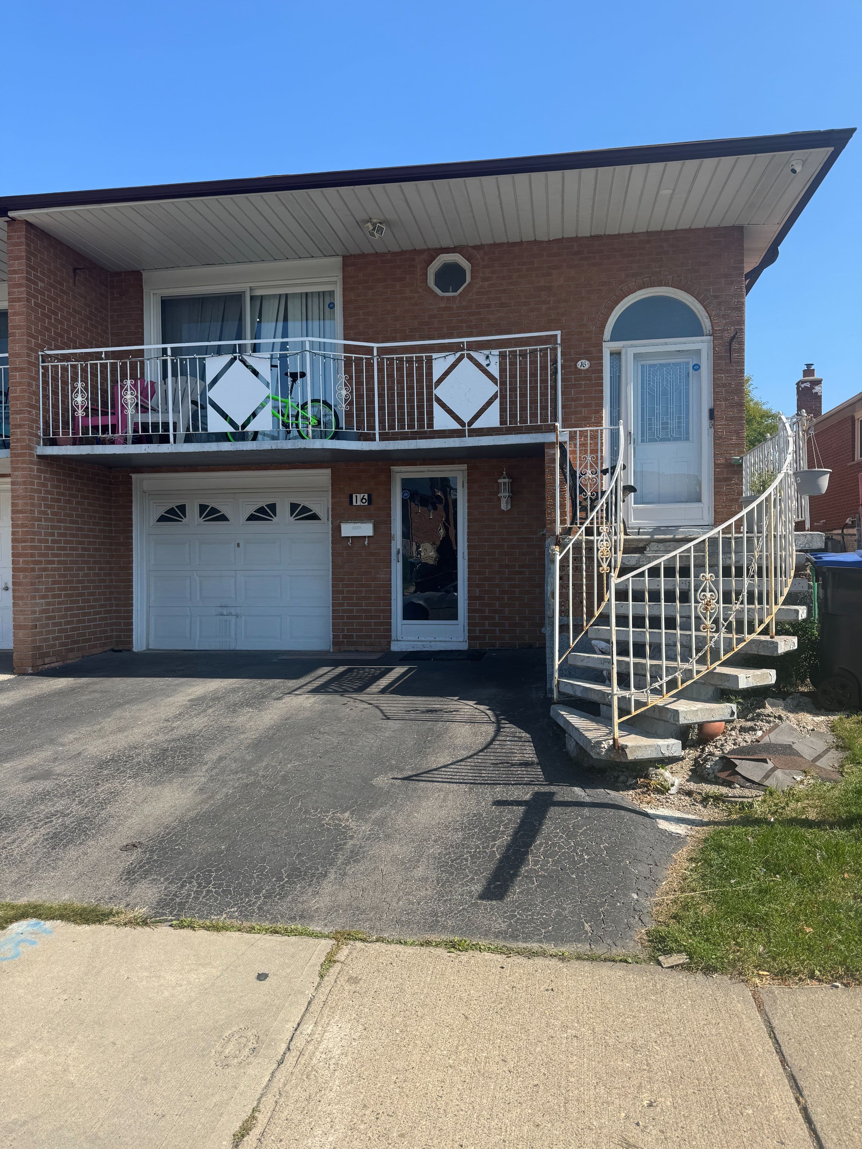 16 Radford Drive, Brampton, ON L6V 2Y9