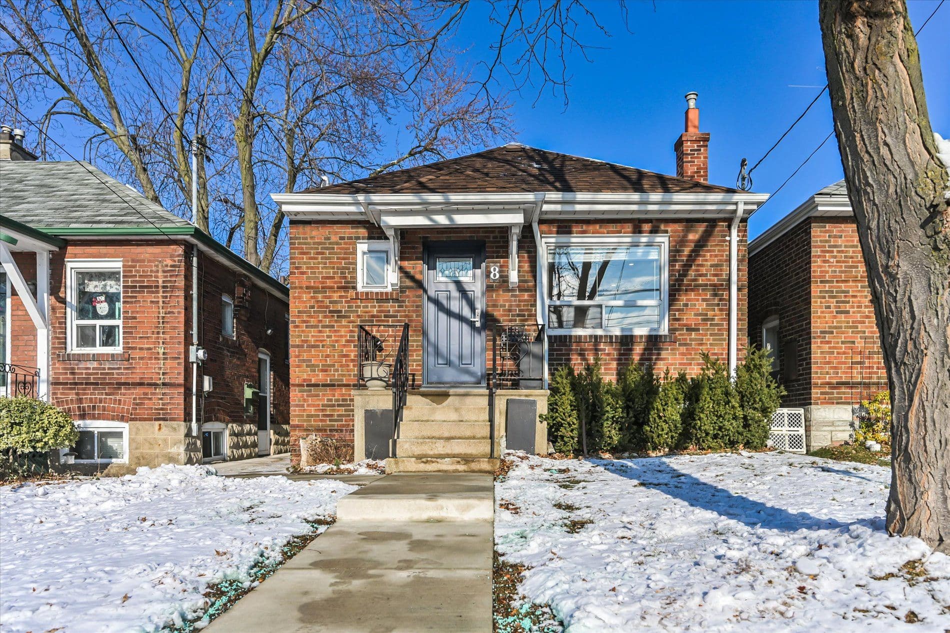 8 Pritchard Avenue, Toronto W03, ON M6N 1T1