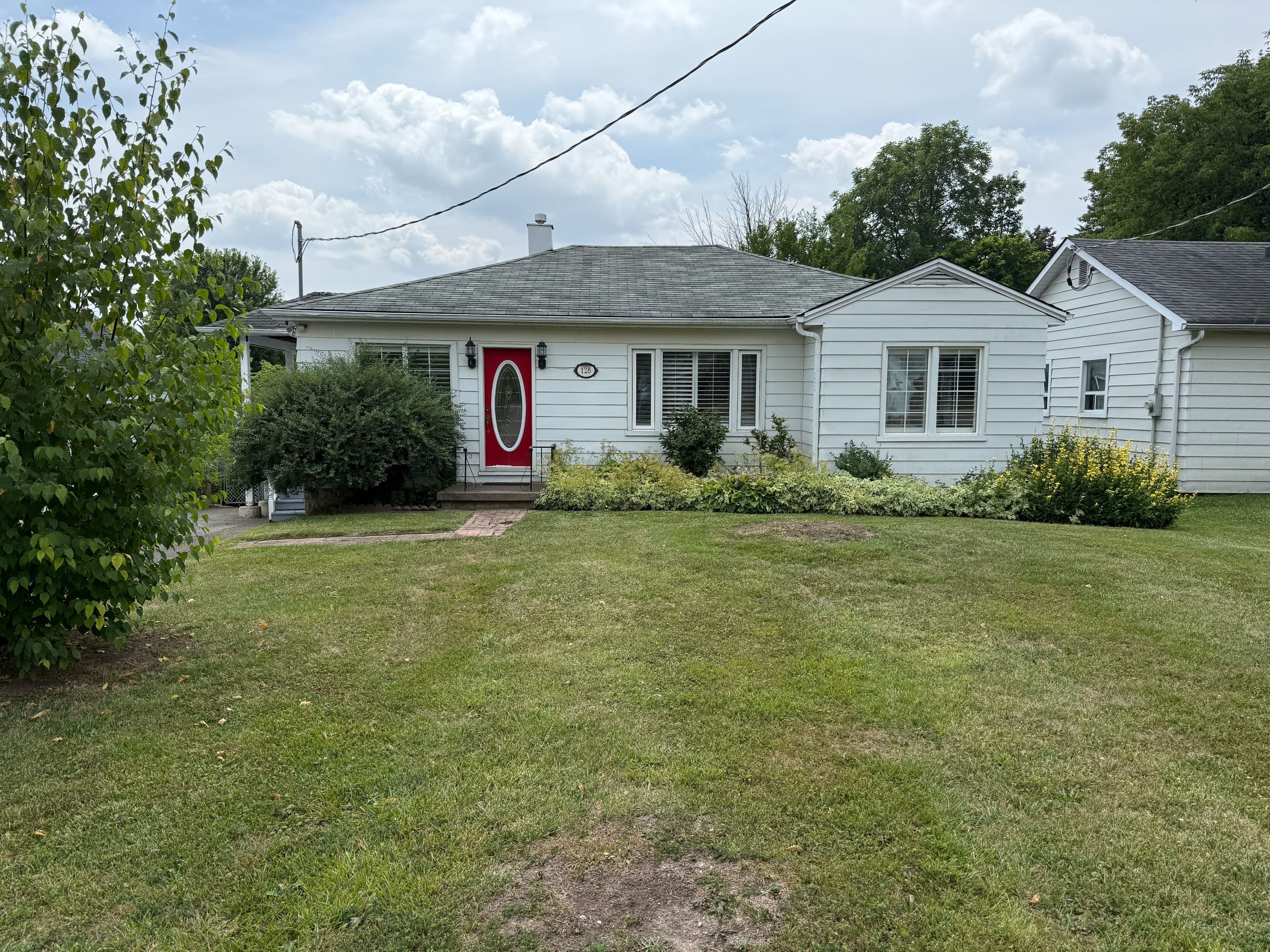 132 Eagle Street, Newmarket, ON L3Y 1J4