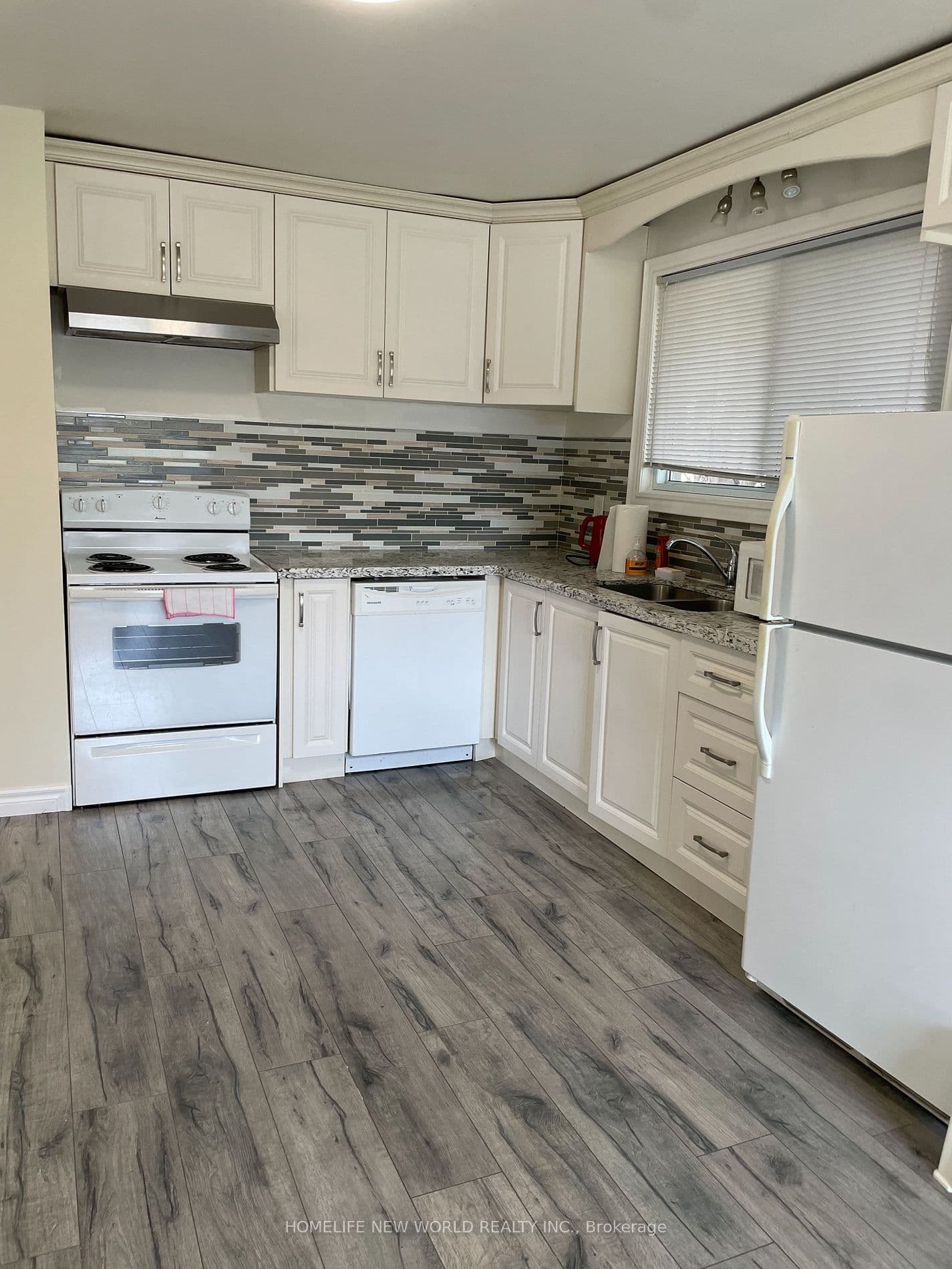 862 Hillcrest Road, Pickering, ON L1W 2P7