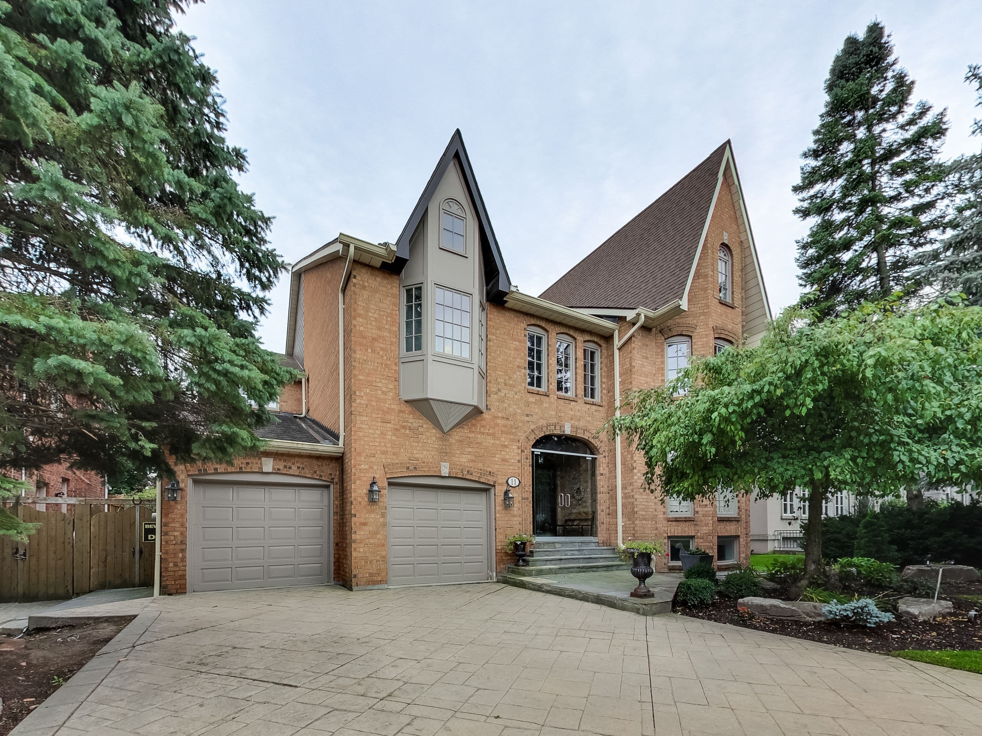 11 York Road, Toronto C12, ON M2L 1H4