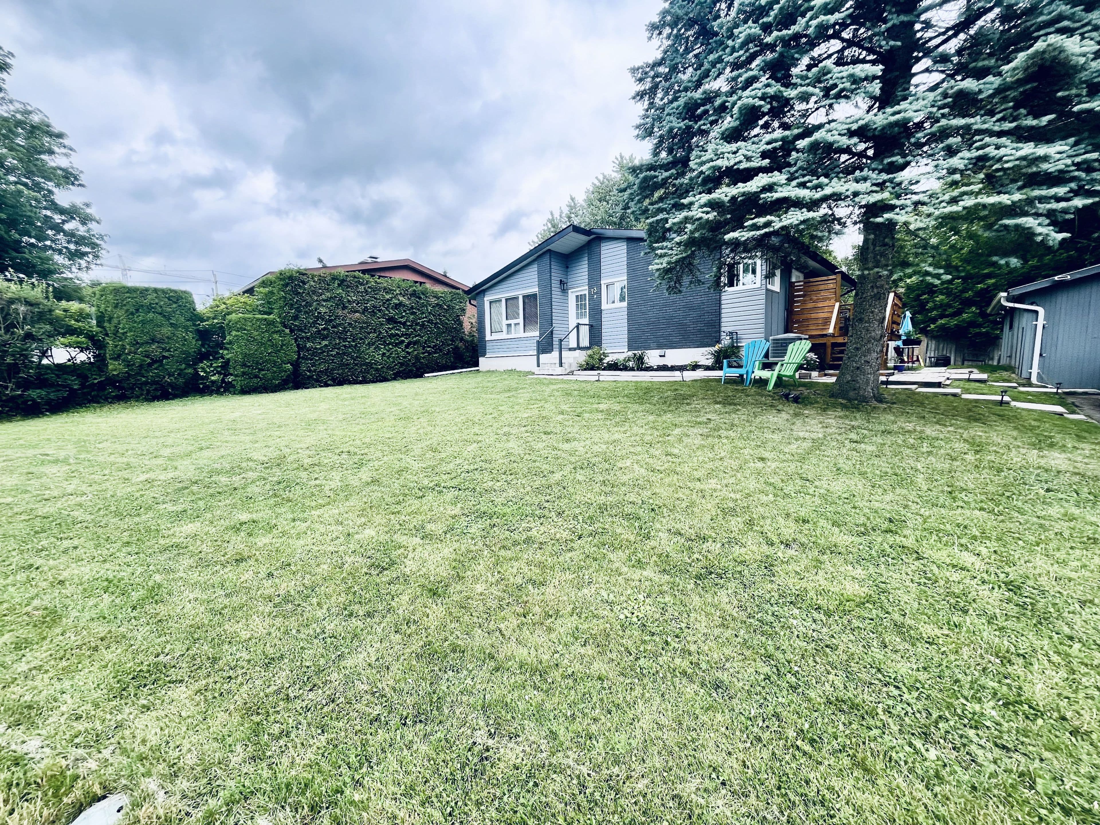 73 Roxborough Road Lower, Newmarket, ON L3Y 3L1