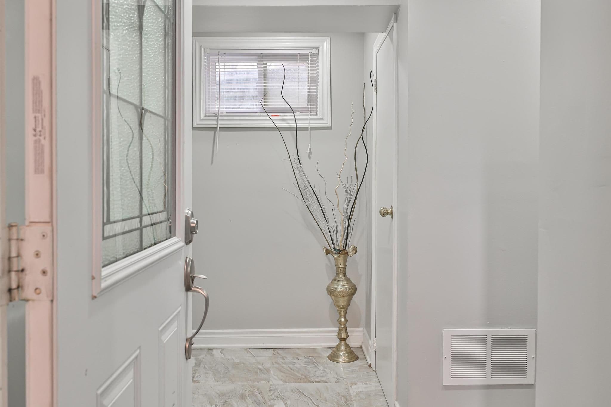 104 Coppard Avenue BSMT, Markham, ON L3S 2S6