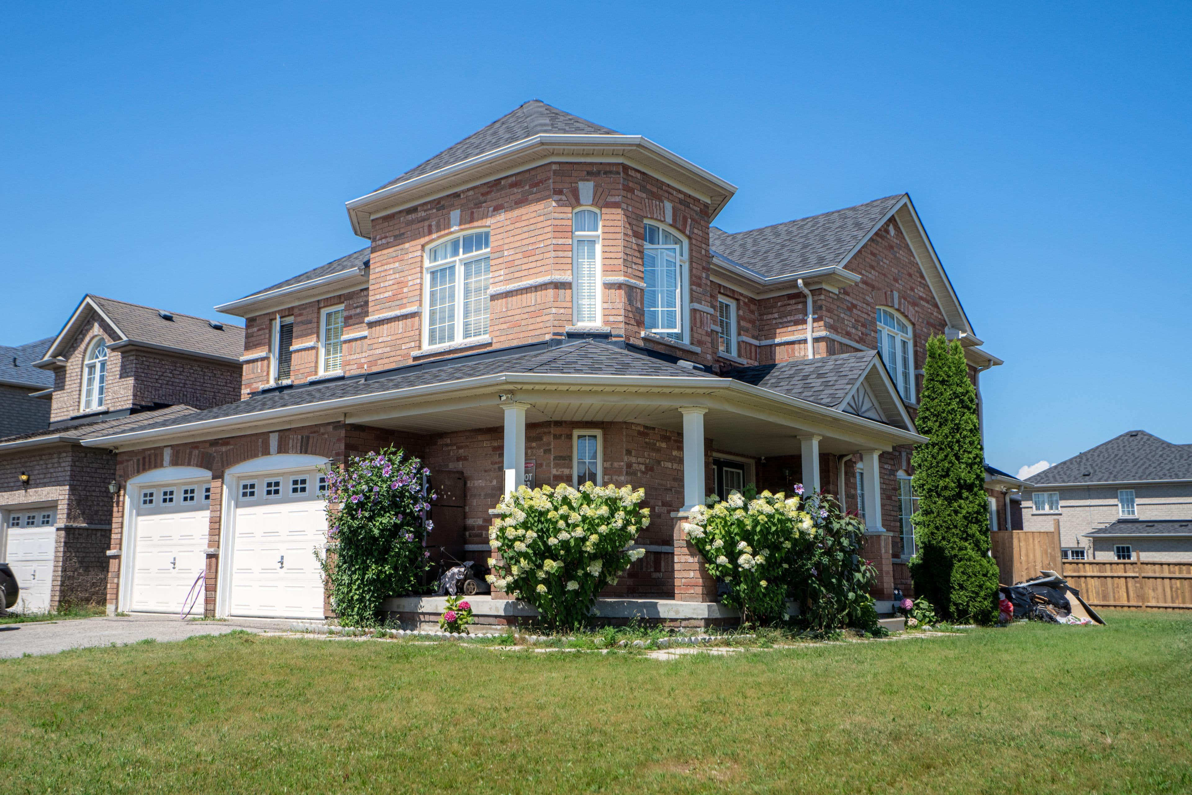 2 W Pardon Avenue W LOWER, Whitby, ON L1P 1V1