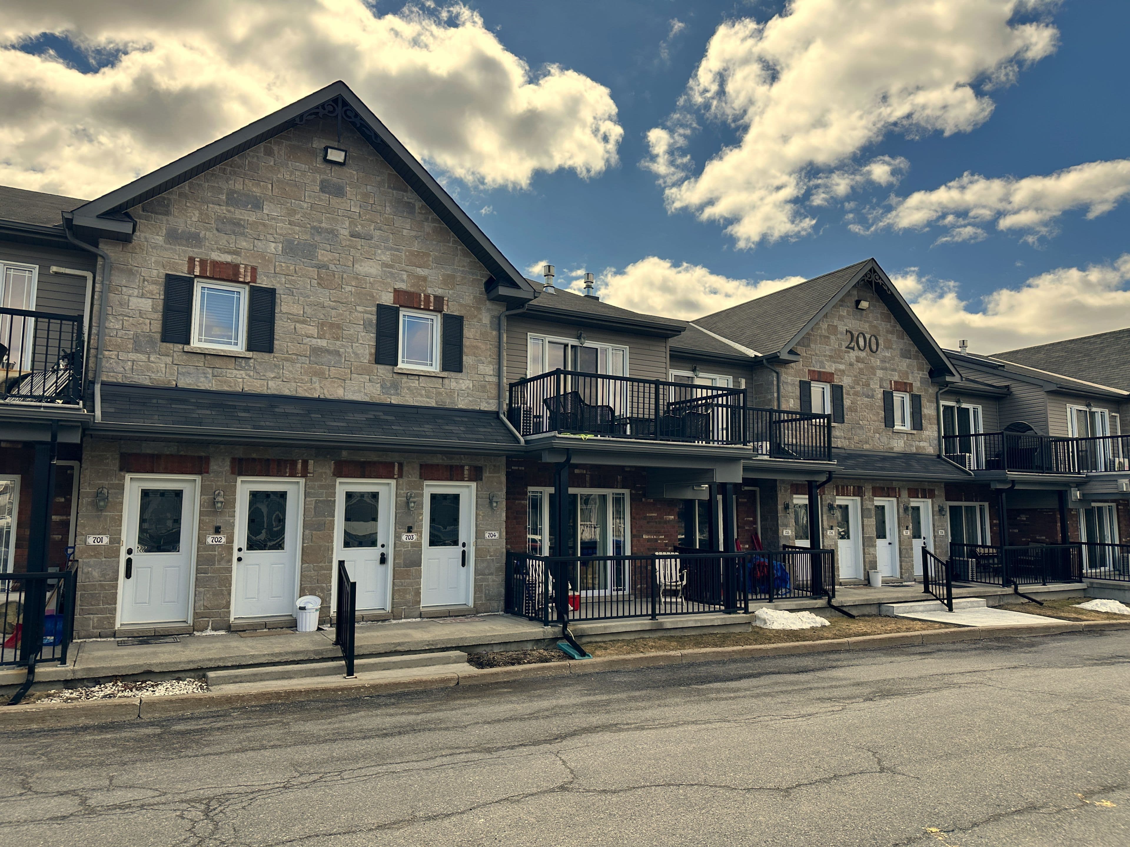 200 Eliot Street 703, Clarence-Rockland, ON K4K 0G4