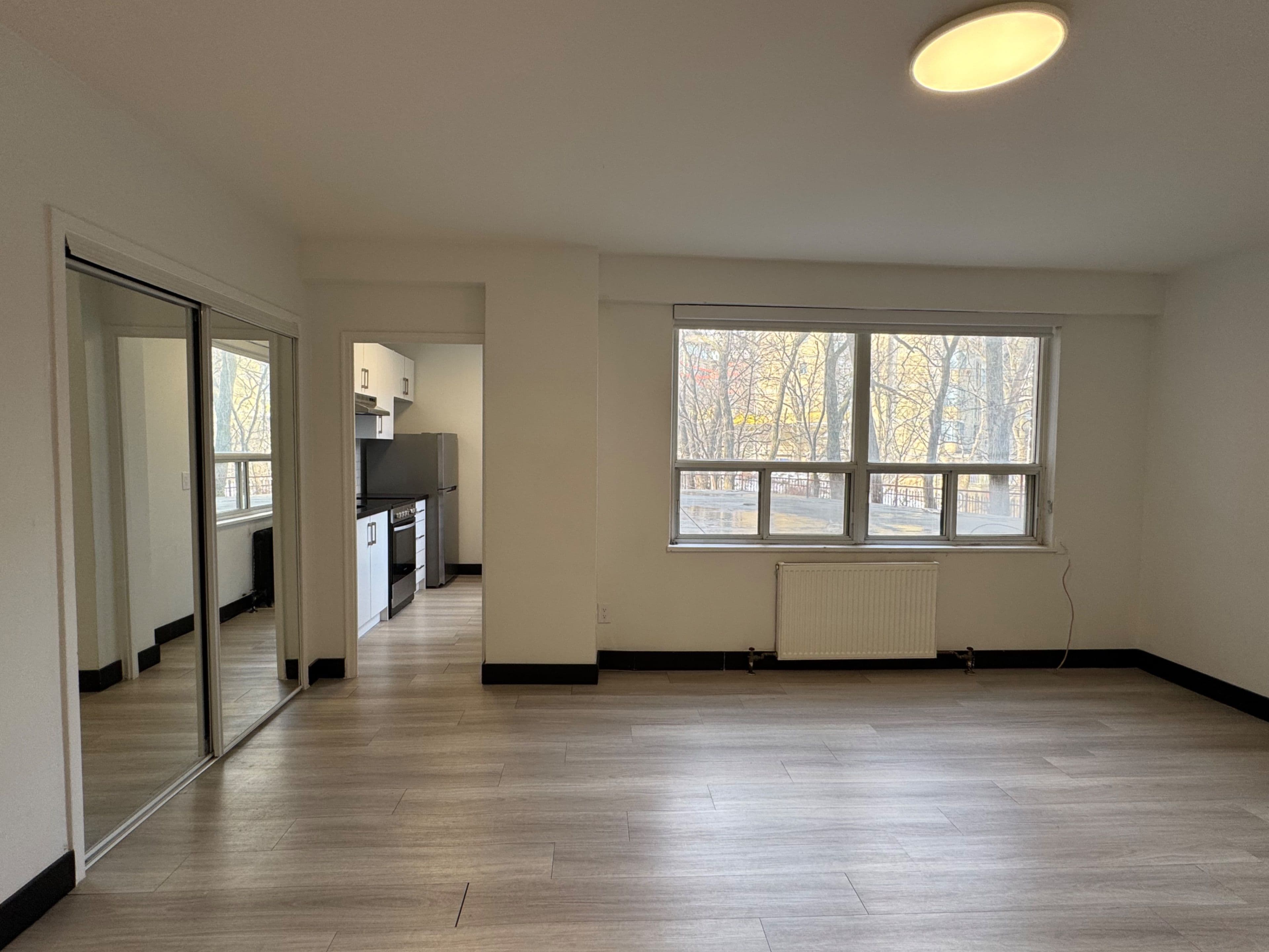 600 Eglinton Avenue W 105, Toronto C04, ON M4N 1C1