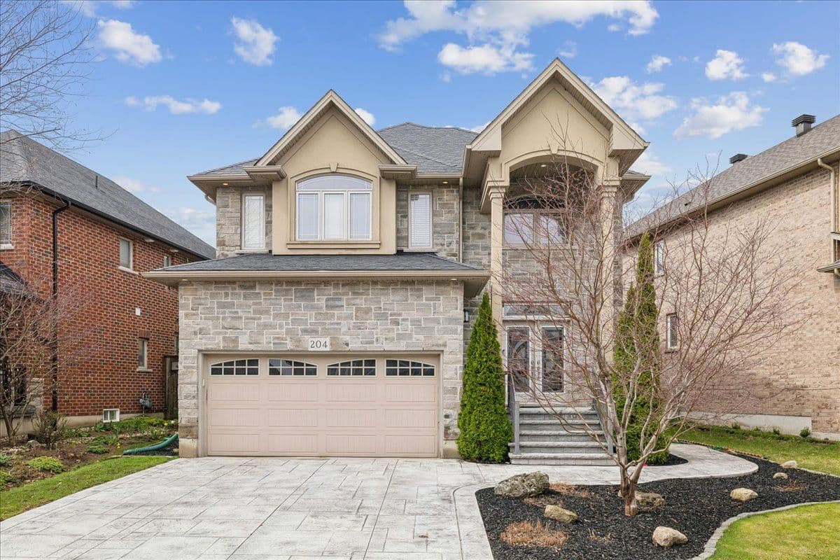 204 Vinton Road, Hamilton, ON L9K 0G8