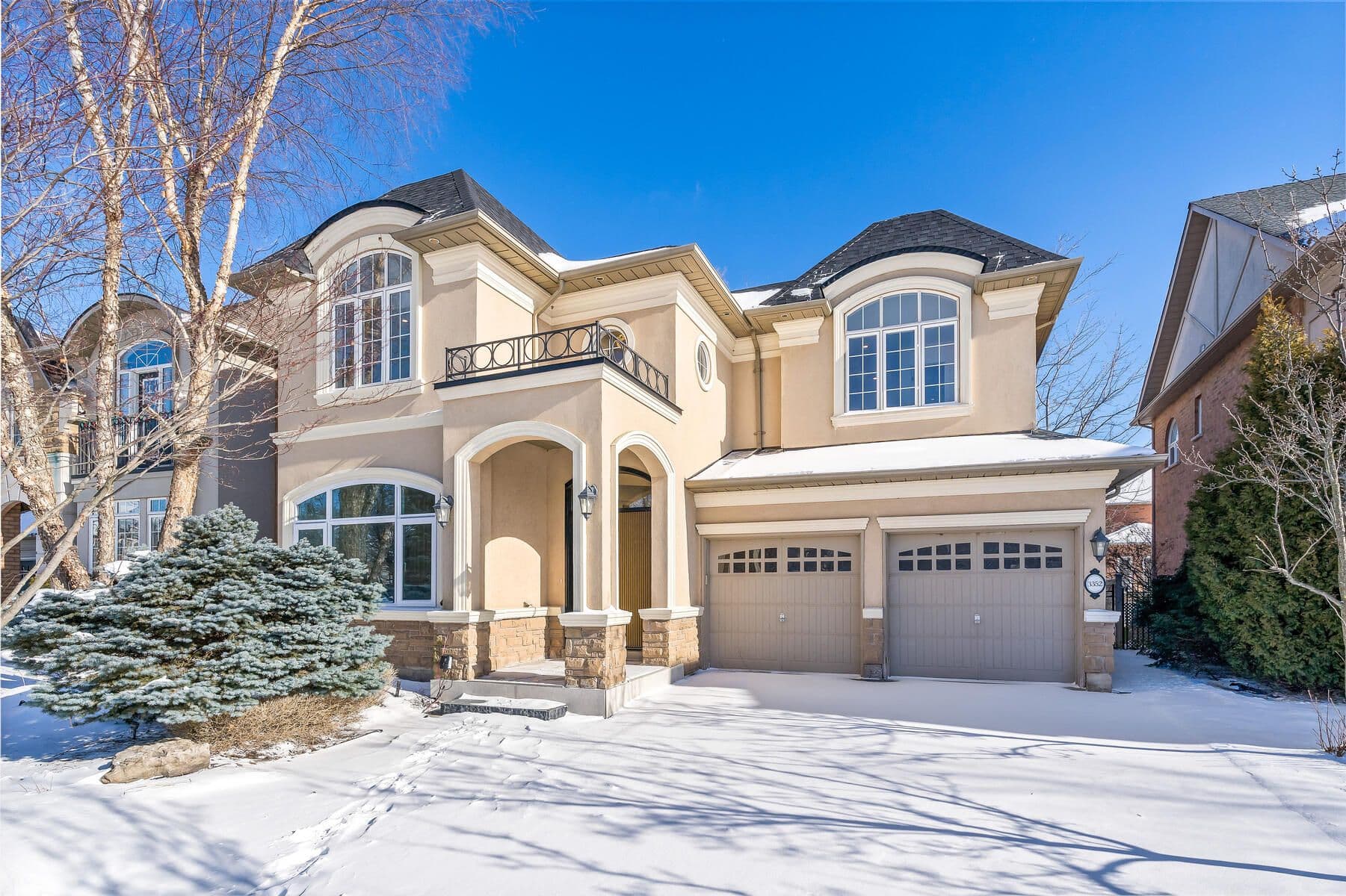 3352 Petrie Way, Oakville, ON L6L 6V8
