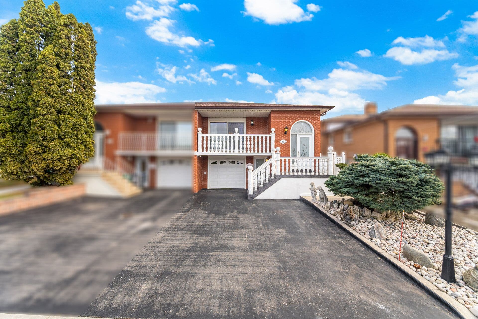 3938 Midhurst Lane, Mississauga, ON L4Z 1C7