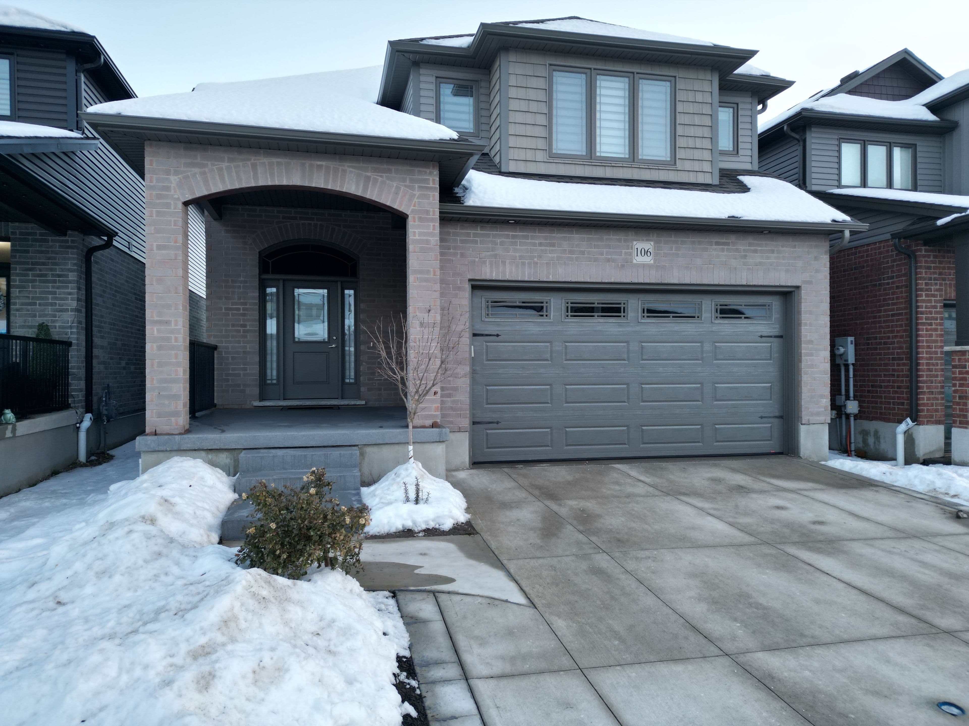 106 Queensgate Crescent, Woolwich, ON N0B 1M0