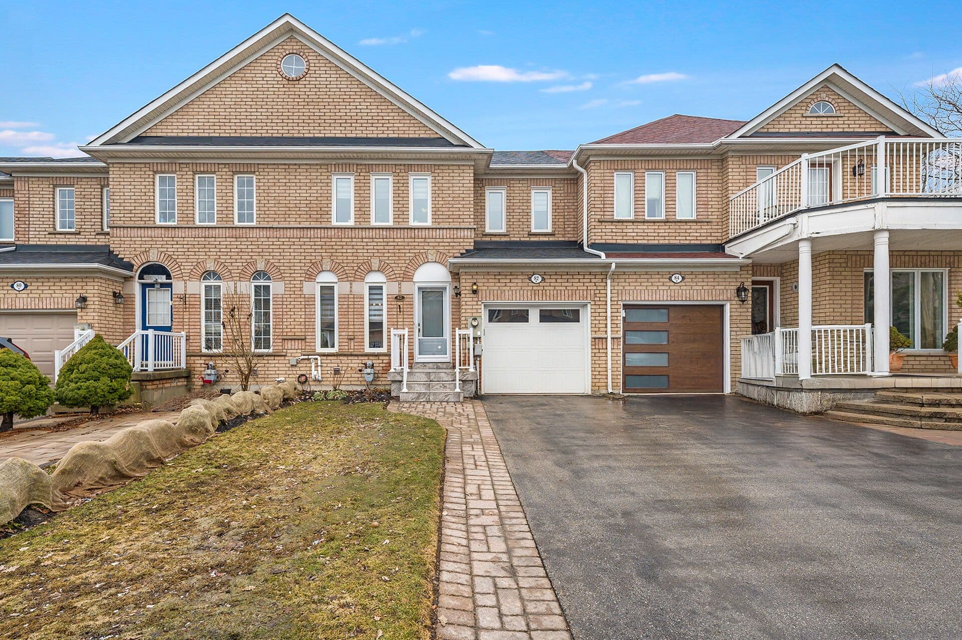 82 Timberwolf Crescent, Vaughan, ON L4H 2W1