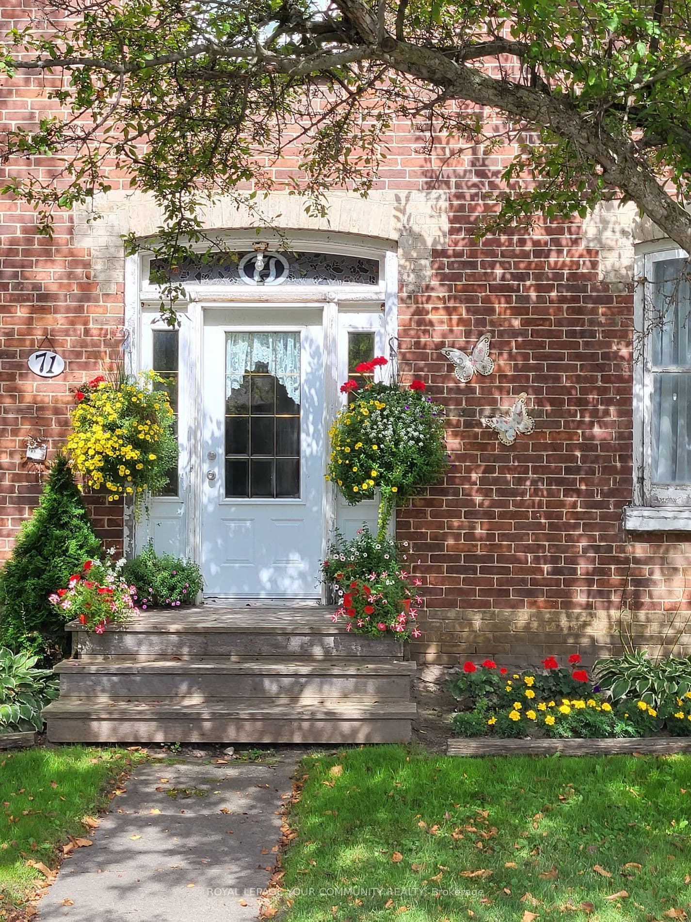 71 High Street, Georgina, ON L0E 1R0