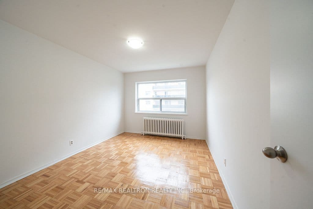 2049 Prospect Street 53, Burlington, ON L7R 1Z2