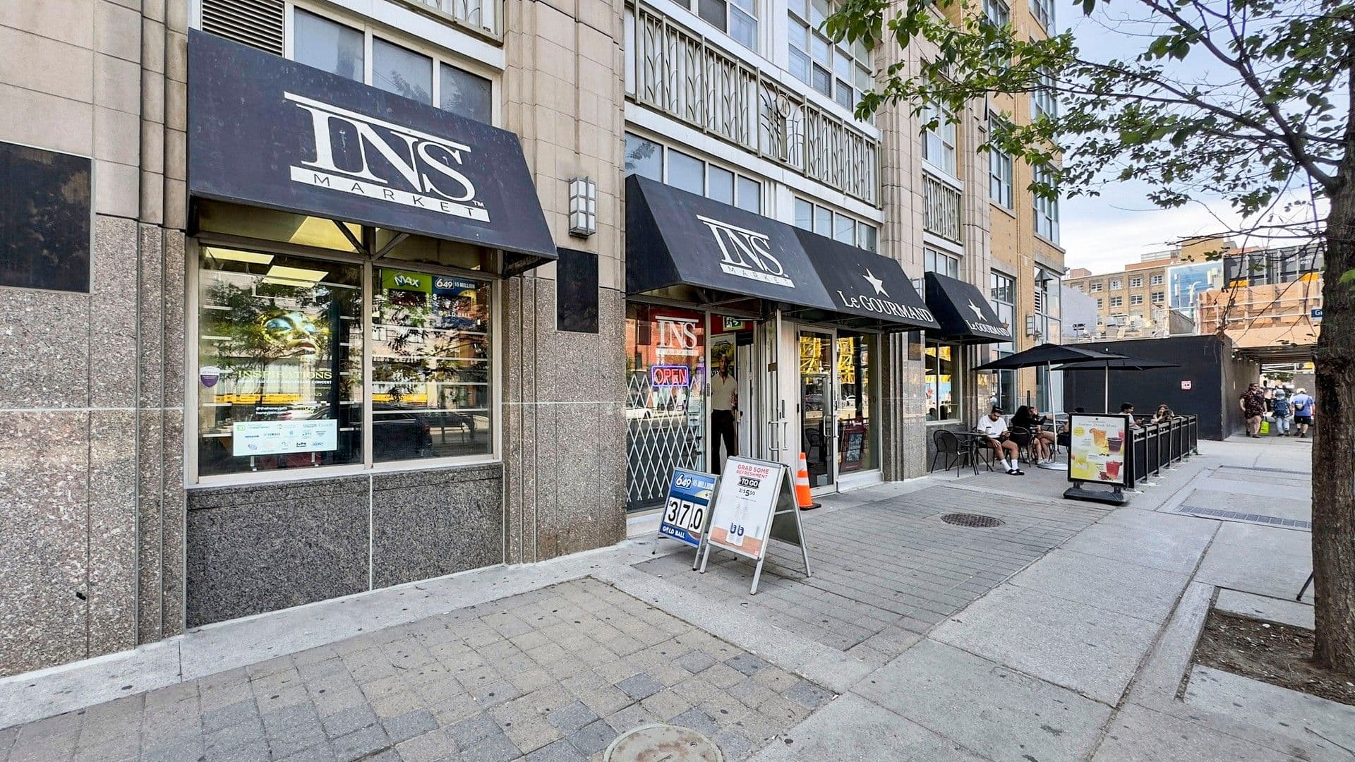 148 Spadina Avenue 3, Toronto C01, ON M5V 2L8