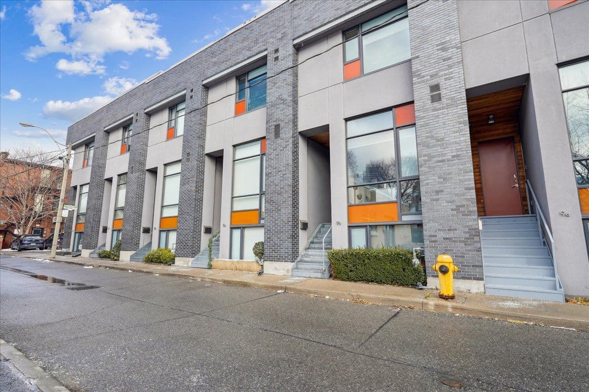 13 Gilead Place, Toronto C08, ON M5A 3C8