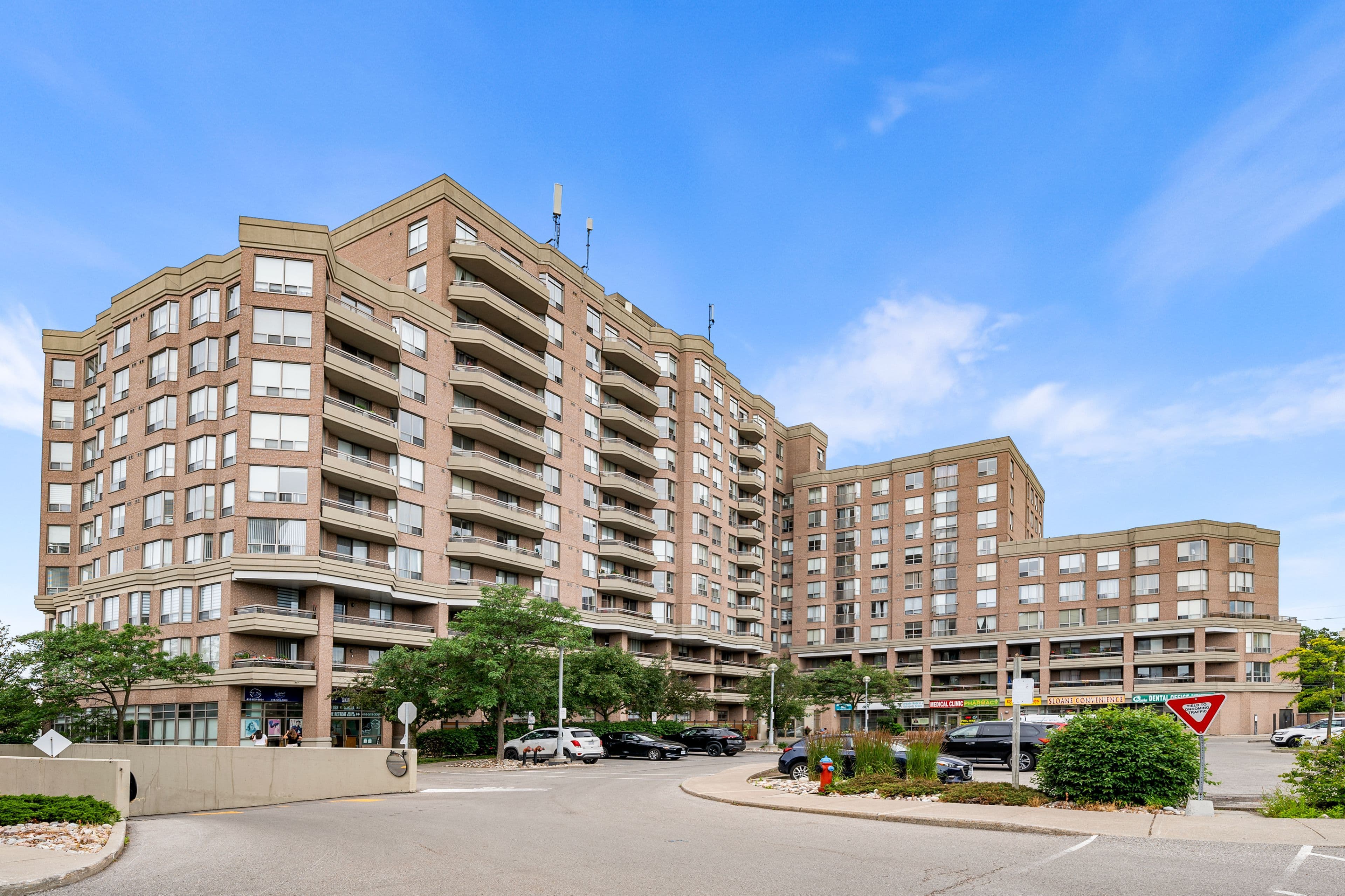 1700 Eglinton Avenue E 315, Toronto C13, ON M4A 2X4